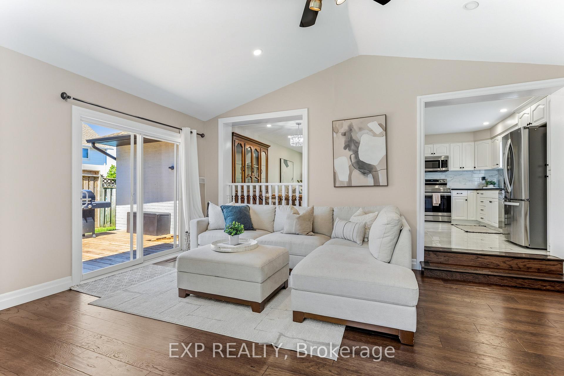 Photo 16 of 4512 Cedarbrook Lane, Lincoln, Beamsville — HOMEH