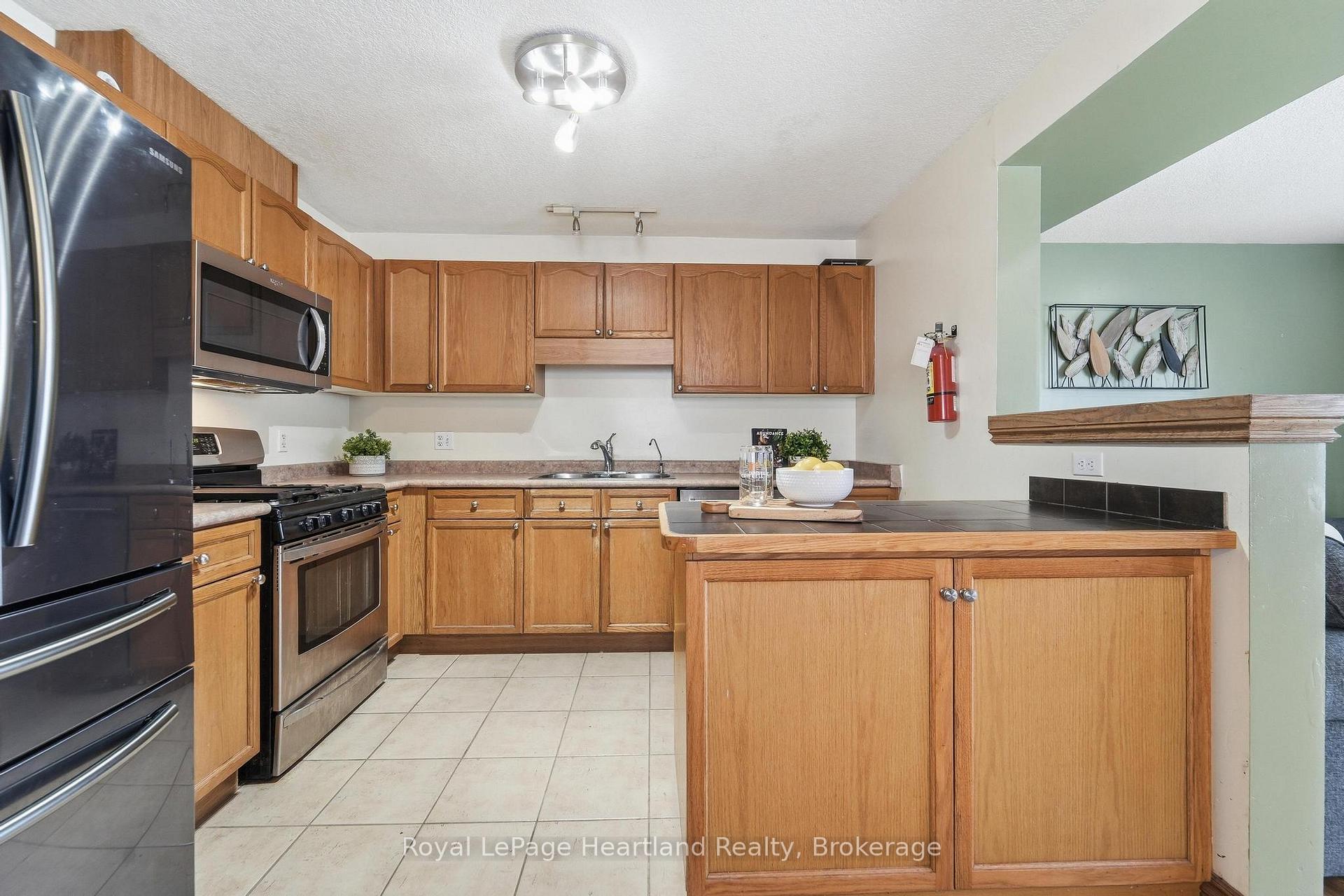 Photo 5 of 480 Mowat Street E, North Perth, Listowel — HOMEH