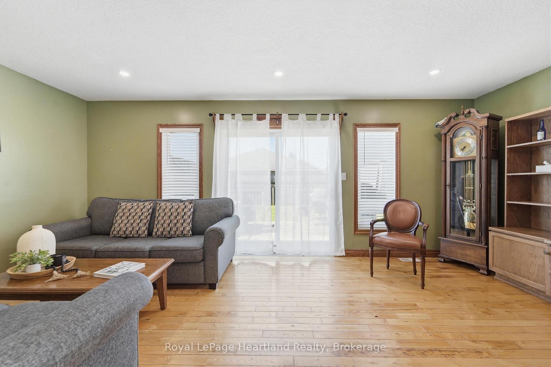 Photo 8 of 480 Mowat Street E, North Perth, Listowel — HOMEH
