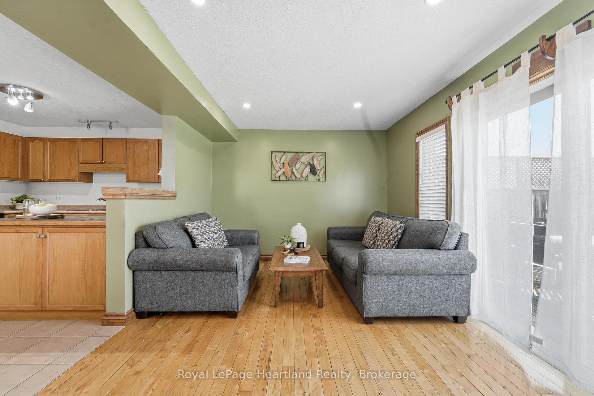 Photo 10 of 480 Mowat Street E, North Perth, Listowel — HOMEH