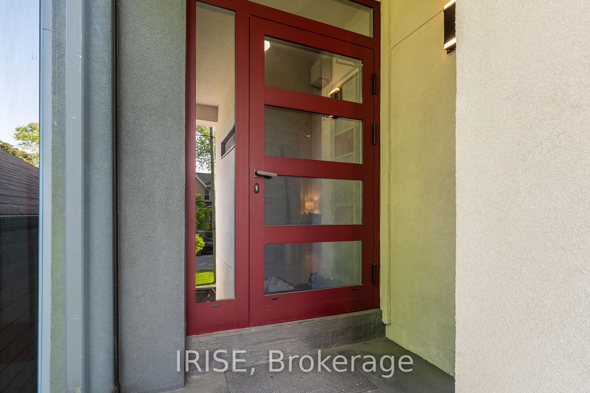 Photo 4 of 29 Ash Crescent, Etobicoke, Long Branch — HOMEH