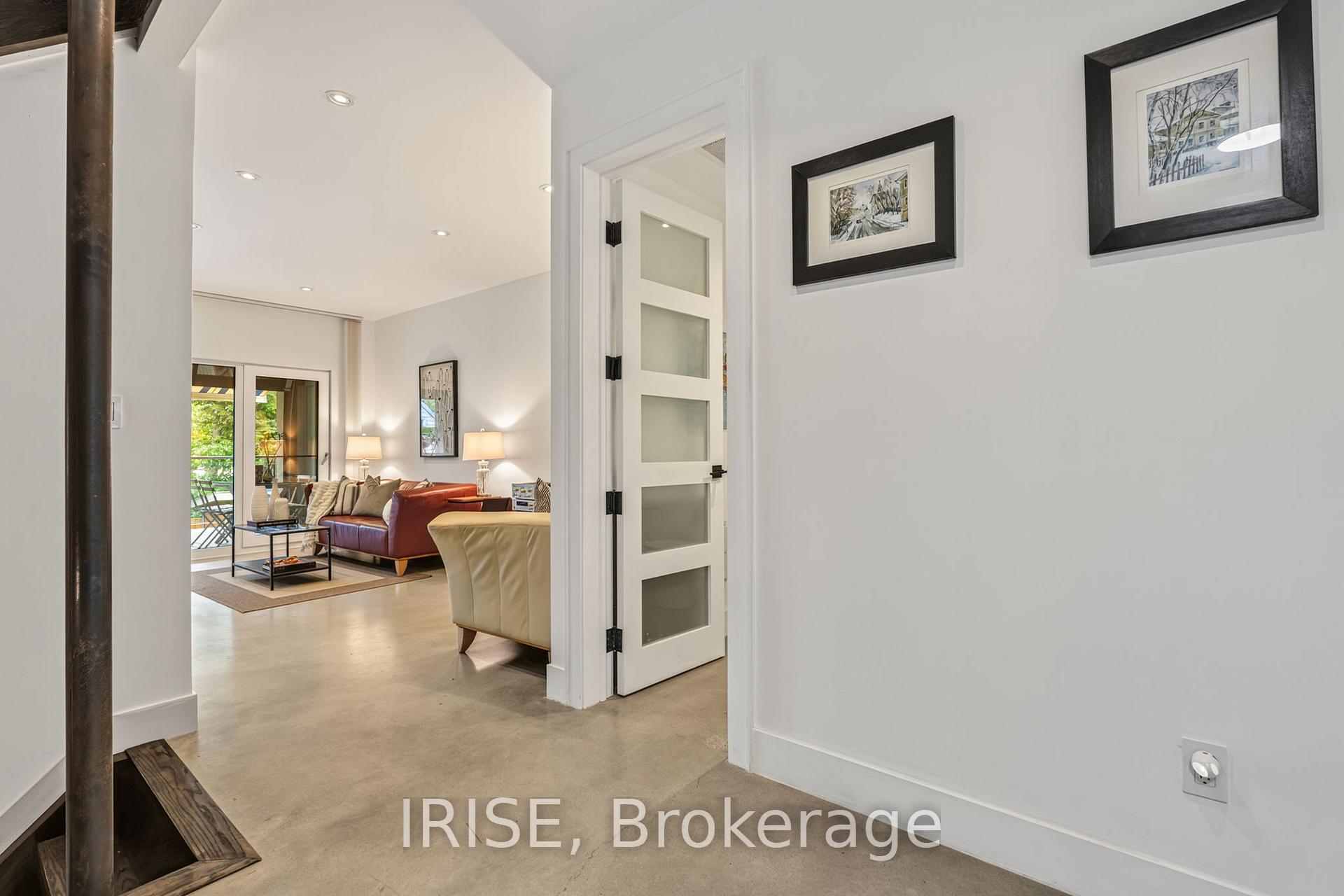 Photo 6 of 29 Ash Crescent, Etobicoke, Long Branch — HOMEH