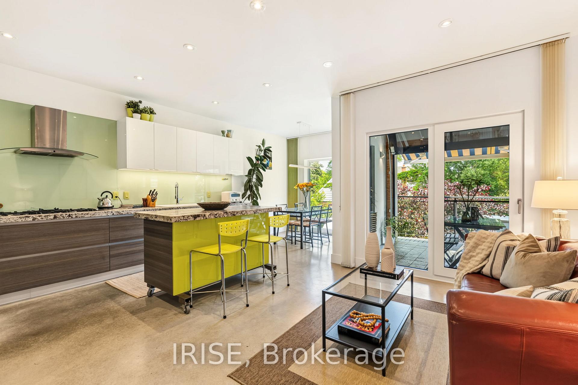 Photo 8 of 29 Ash Crescent, Etobicoke, Long Branch — HOMEH