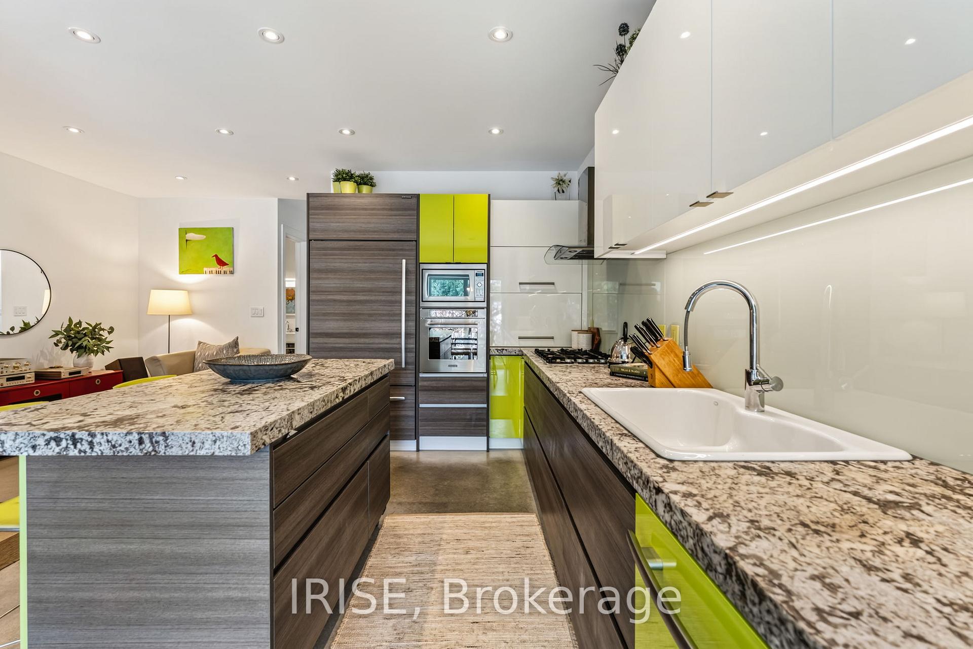 Photo 11 of 29 Ash Crescent, Etobicoke, Long Branch — HOMEH