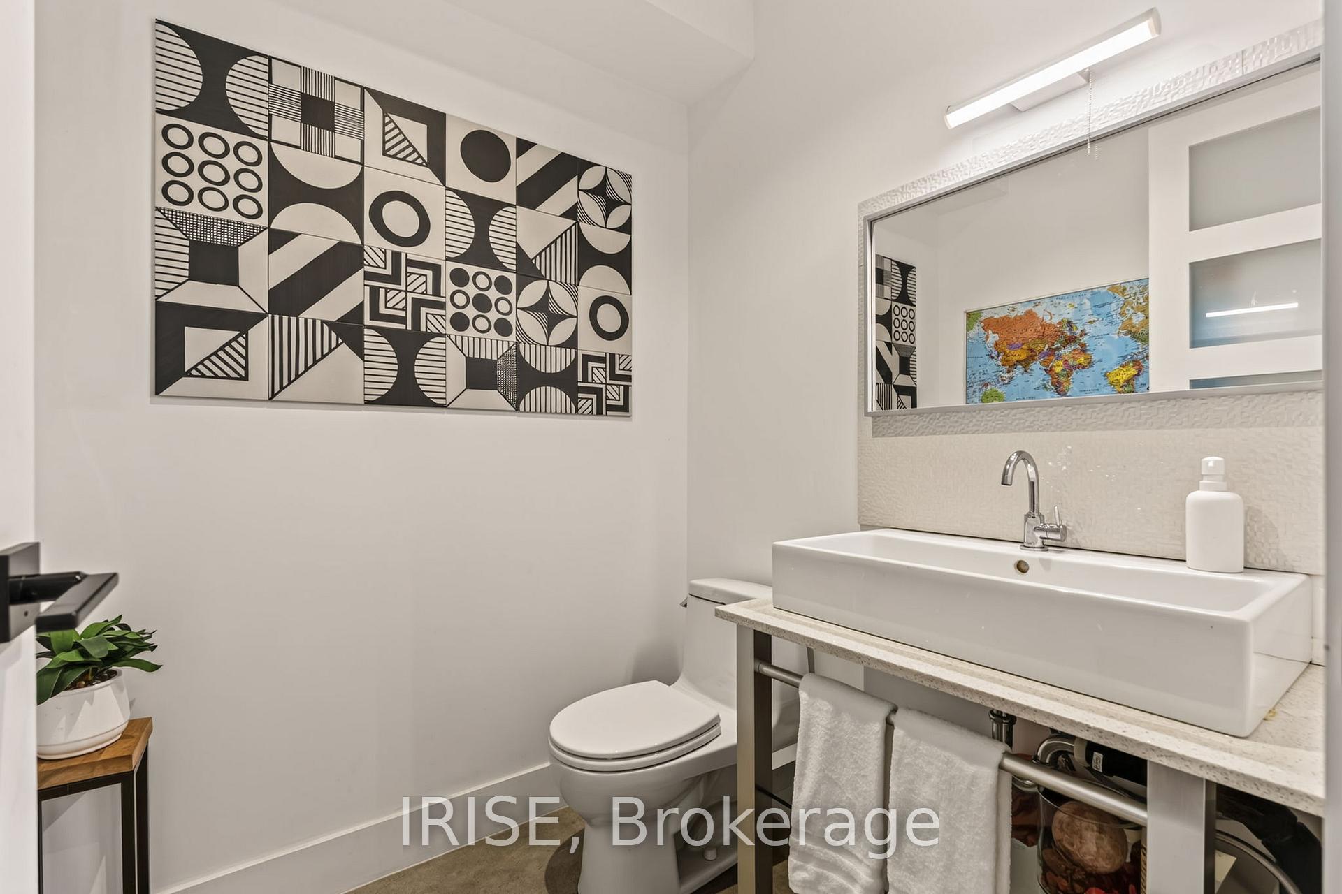 Photo 15 of 29 Ash Crescent, Etobicoke, Long Branch — HOMEH