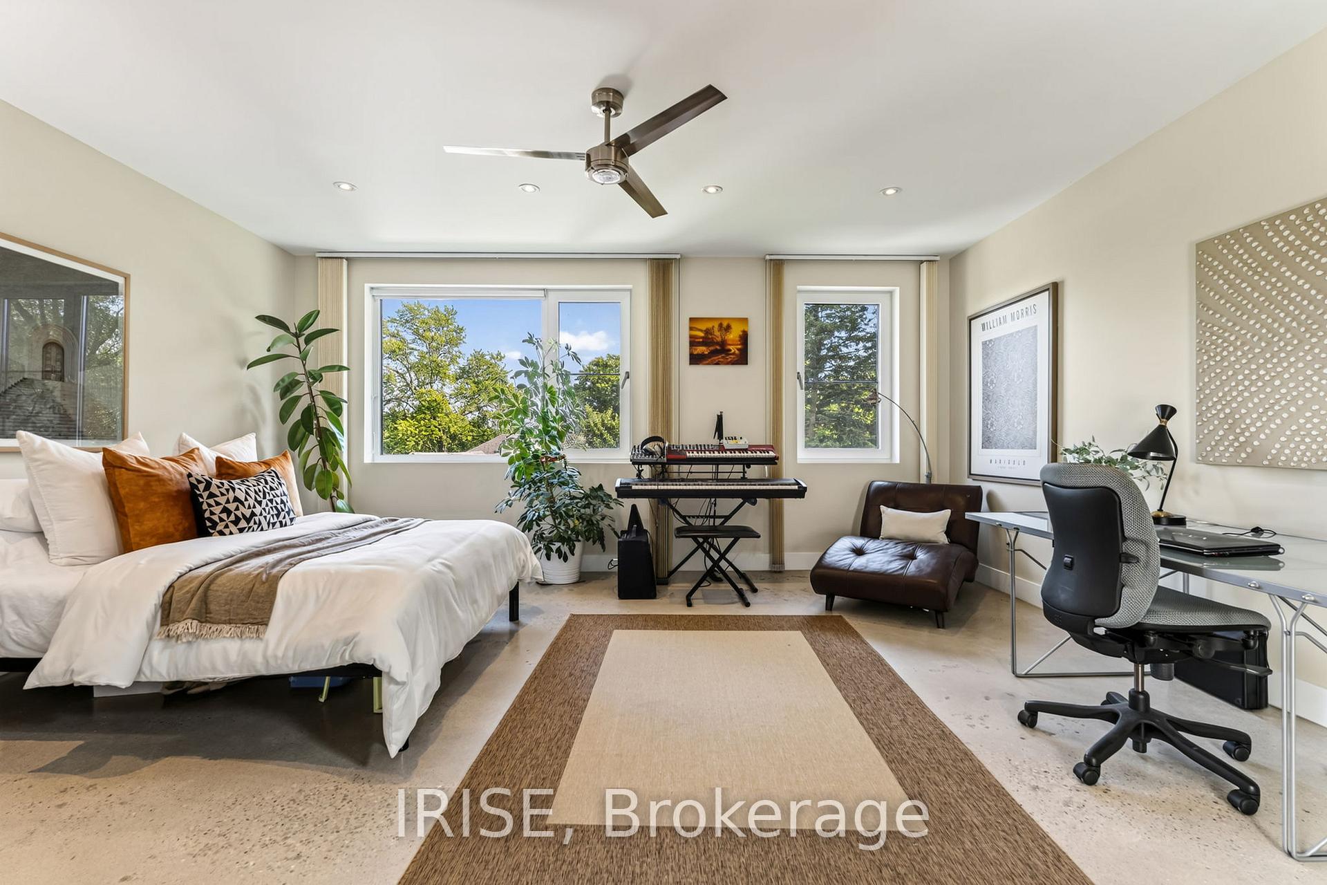 Photo 17 of 29 Ash Crescent, Etobicoke, Long Branch — HOMEH