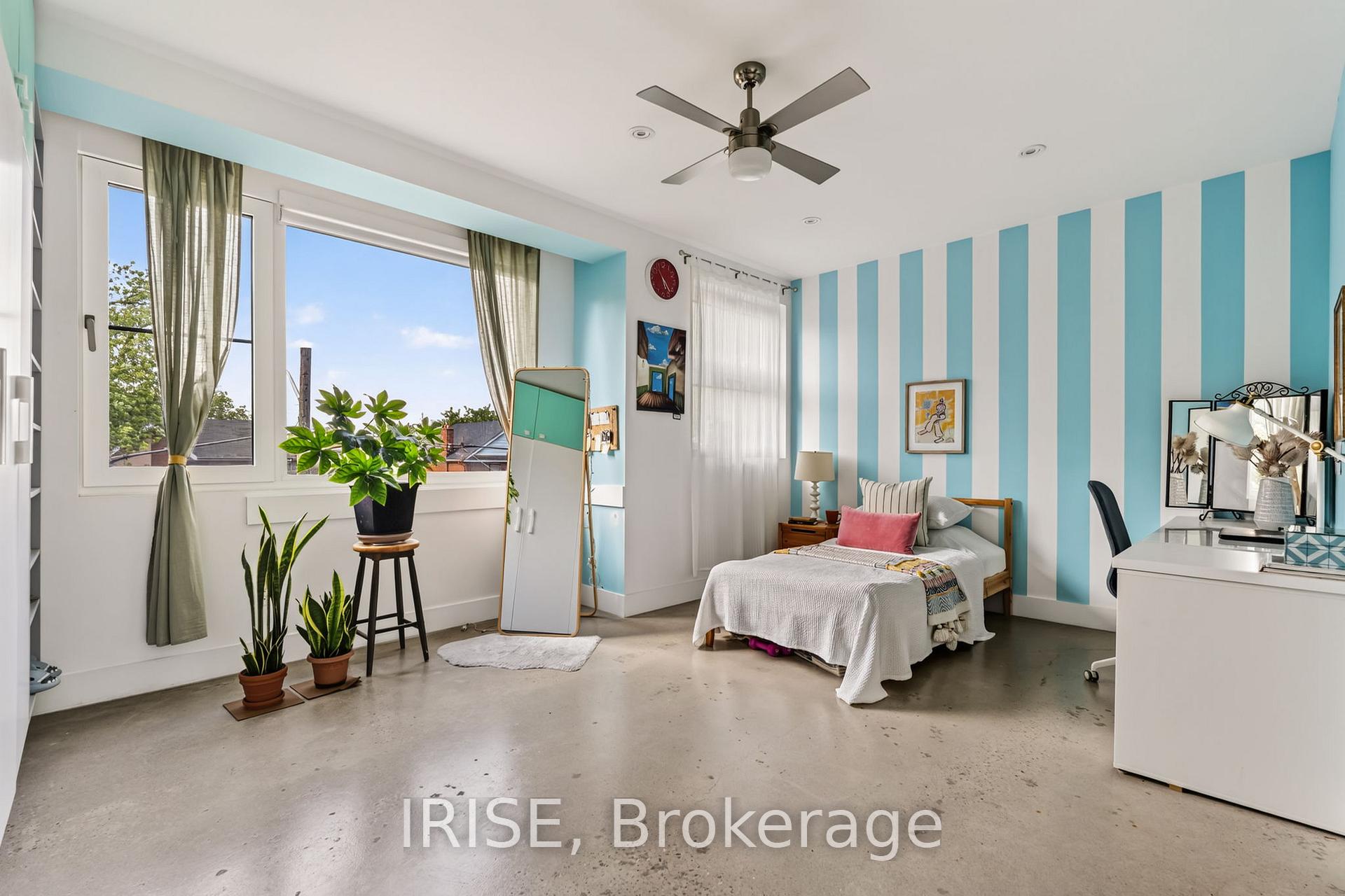 Photo 26 of 29 Ash Crescent, Etobicoke, Long Branch — HOMEH