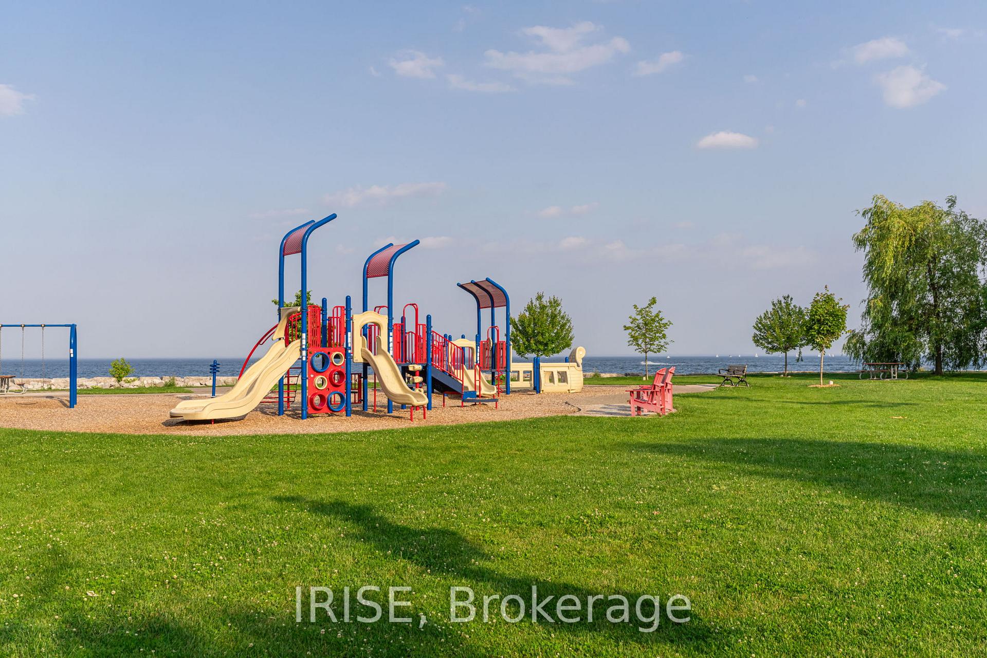 Photo 46 of 29 Ash Crescent, Etobicoke, Long Branch — HOMEH