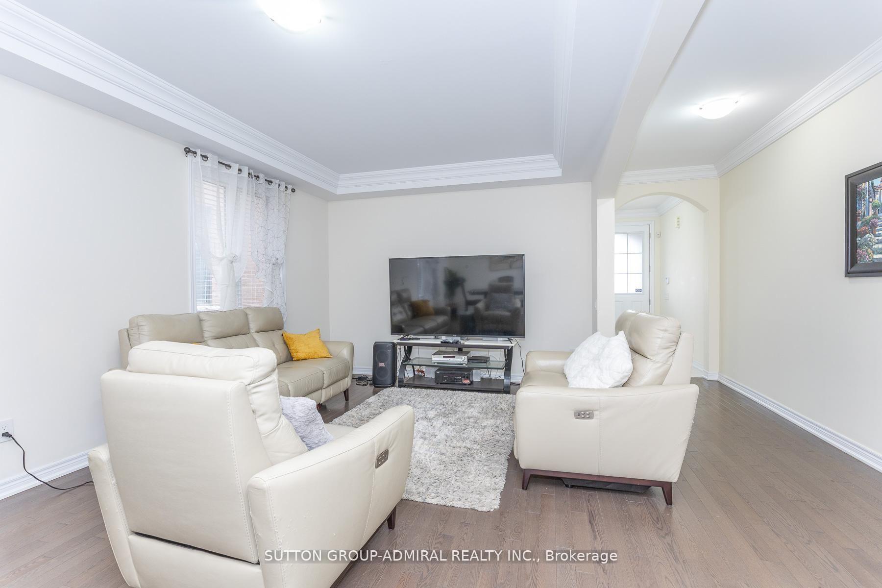 Photo 7 of 30 Albert Spencer Avenue, Caledon, Caledon East — HOMEH