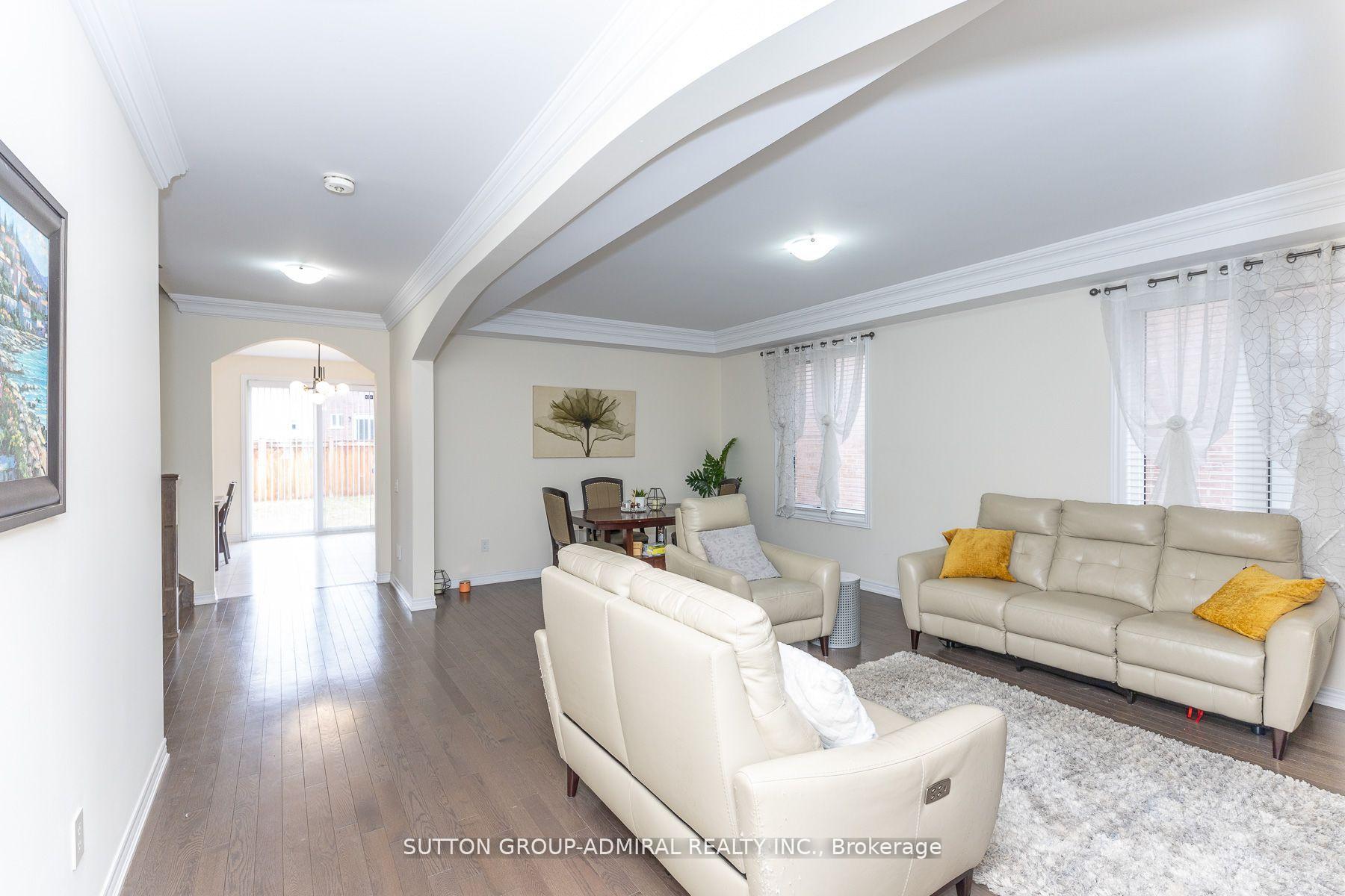 Photo 9 of 30 Albert Spencer Avenue, Caledon, Caledon East — HOMEH