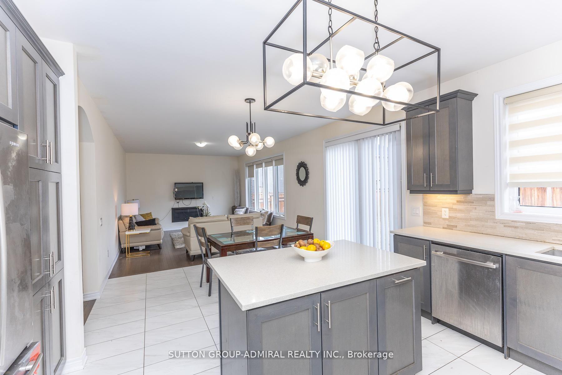 Photo 13 of 30 Albert Spencer Avenue, Caledon, Caledon East — HOMEH
