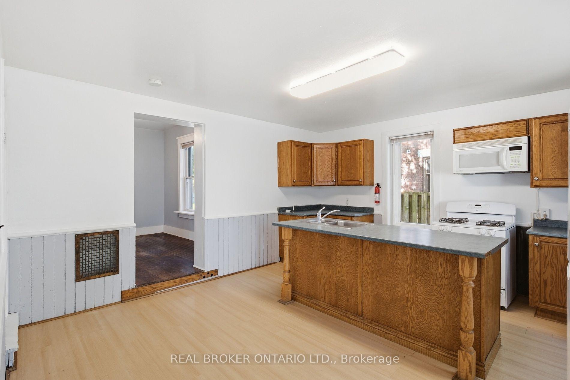Photo 16 of 162 Joseph Street, Kitchener, City Commercial Core — HOMEH