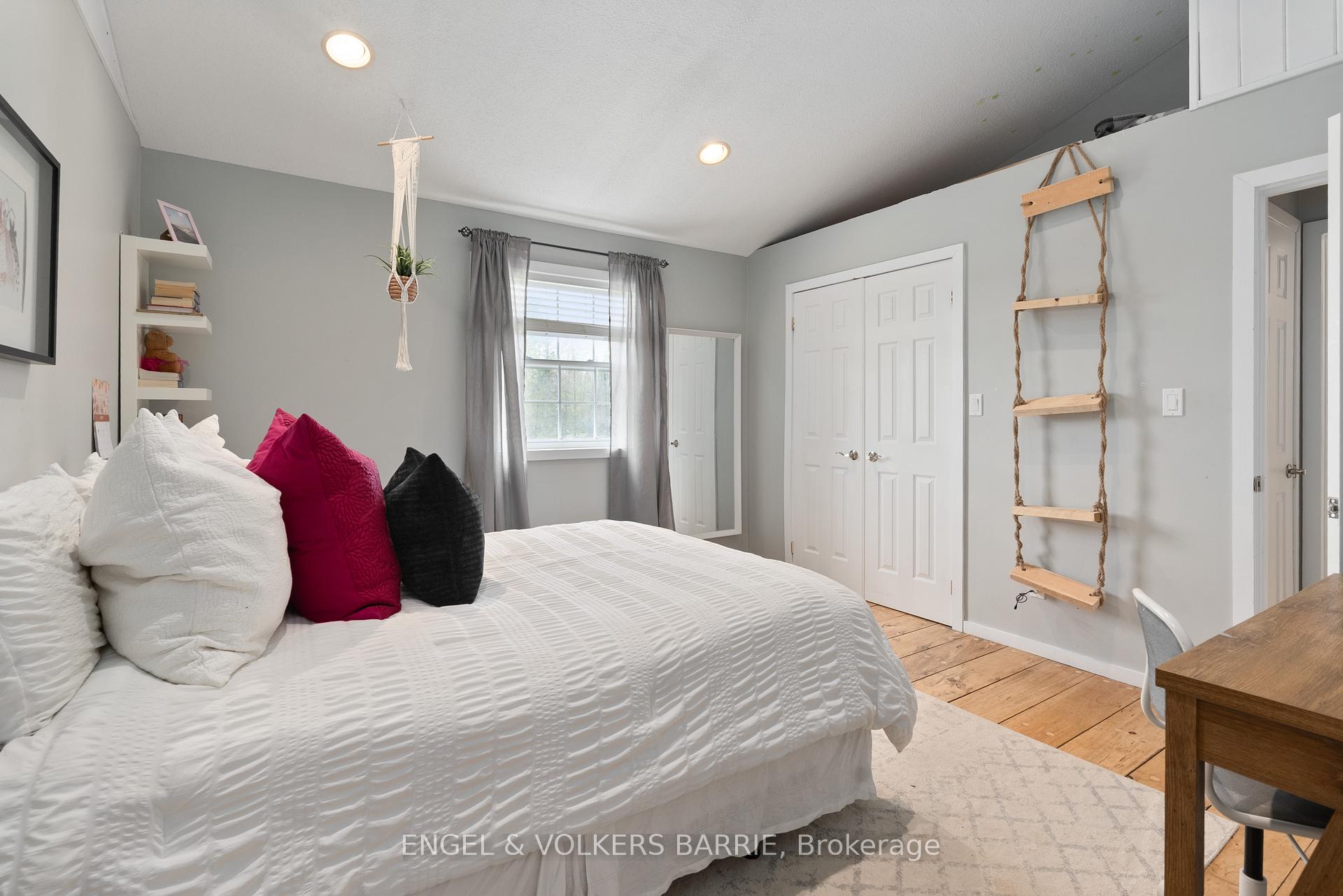 Photo 18 of 1441 Hendrie Road, Springwater, Rural Springwater — HOMEH