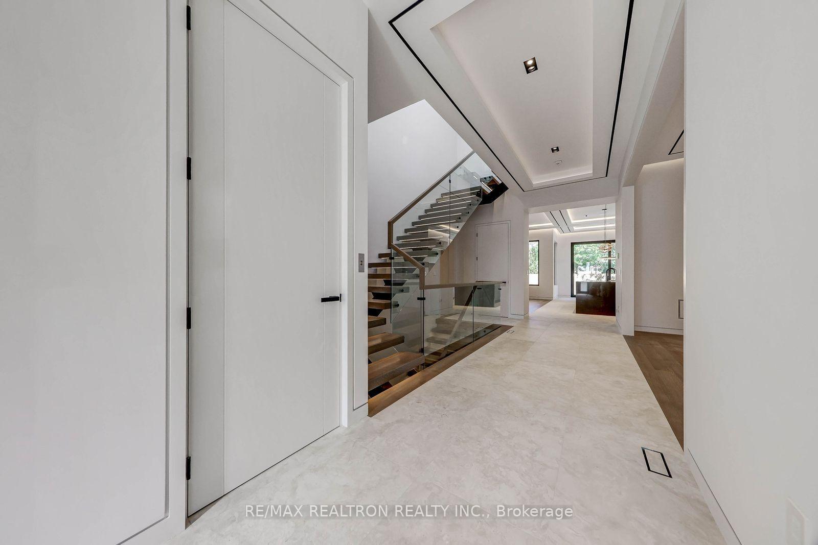 Photo 14 of 24 Strathallan Boulevard, Toronto, Lawrence Park South — HOMEH