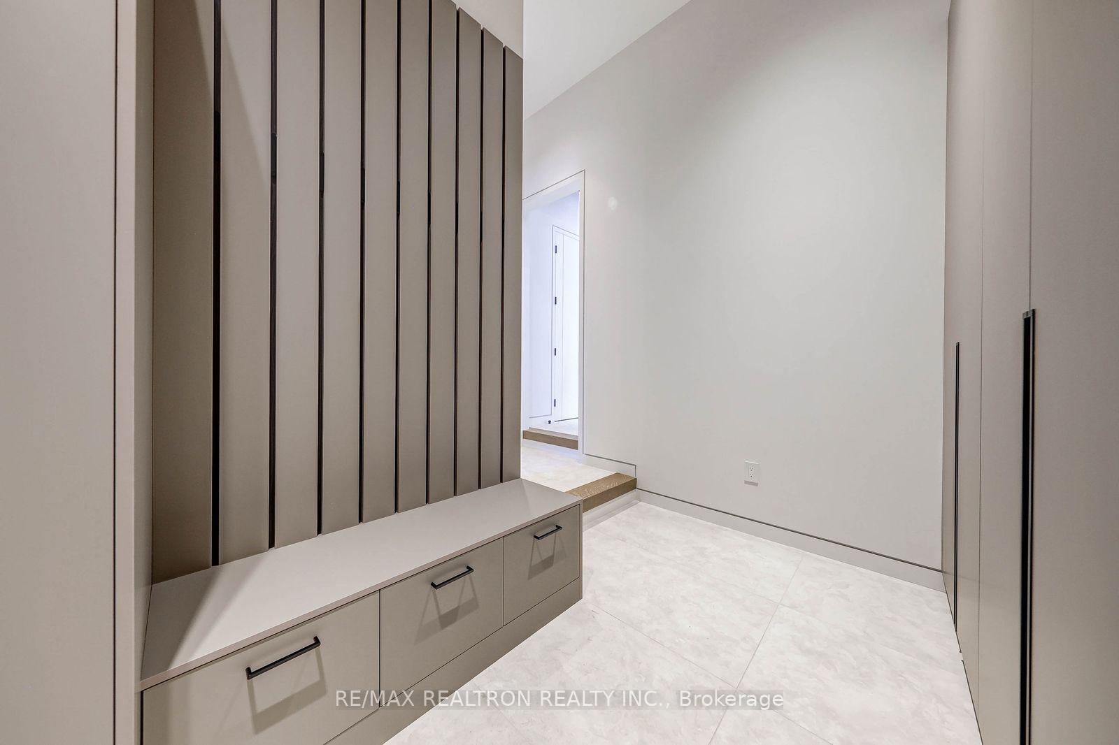 Photo 18 of 24 Strathallan Boulevard, Toronto, Lawrence Park South — HOMEH