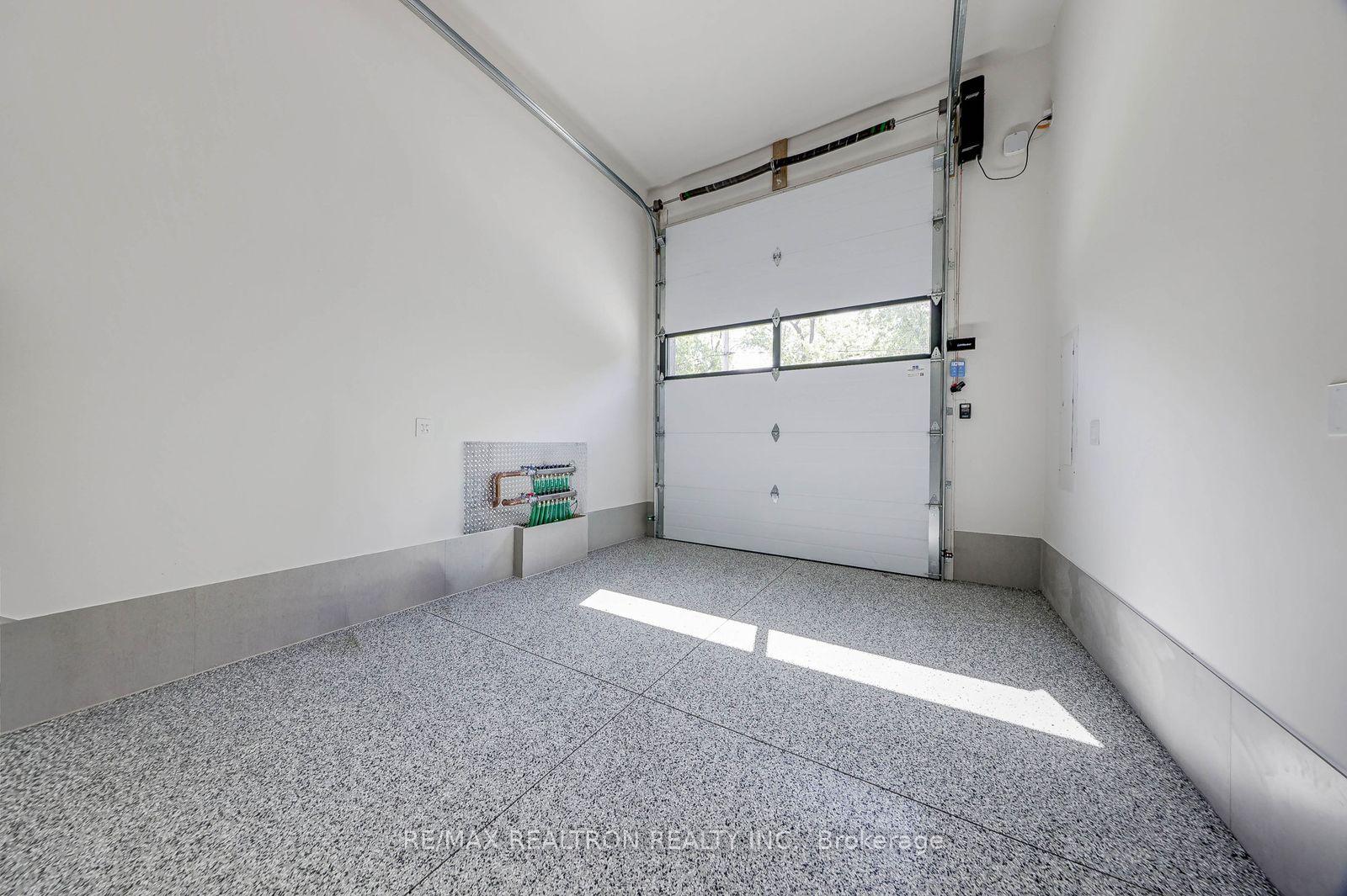 Photo 20 of 24 Strathallan Boulevard, Toronto, Lawrence Park South — HOMEH