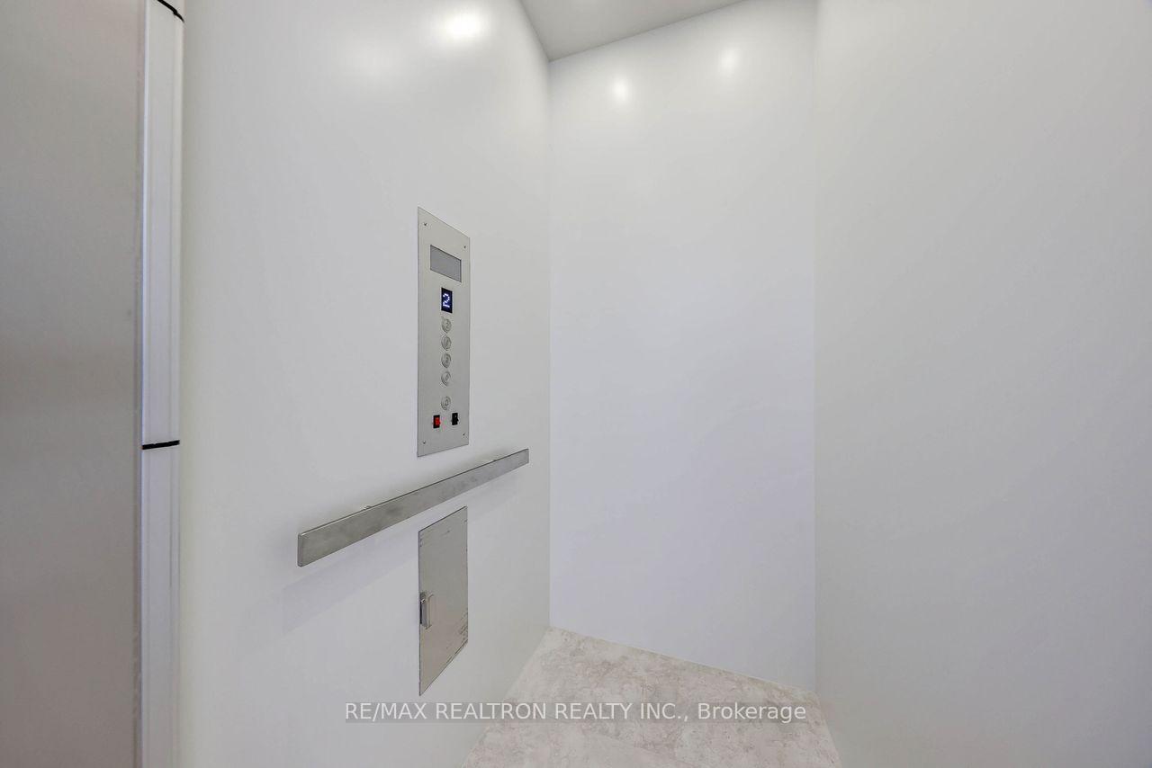 Photo 25 of 24 Strathallan Boulevard, Toronto, Lawrence Park South — HOMEH