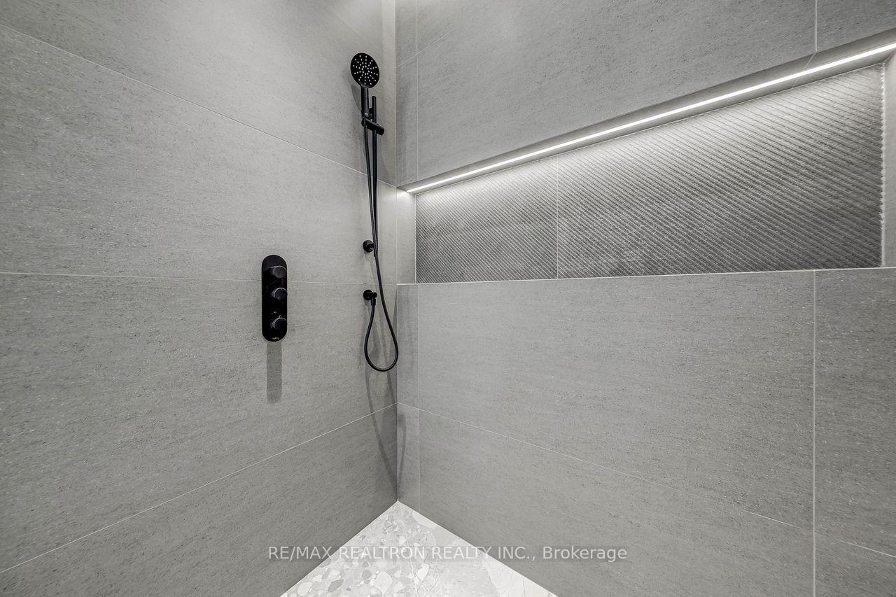 Photo 27 of 24 Strathallan Boulevard, Toronto, Lawrence Park South — HOMEH