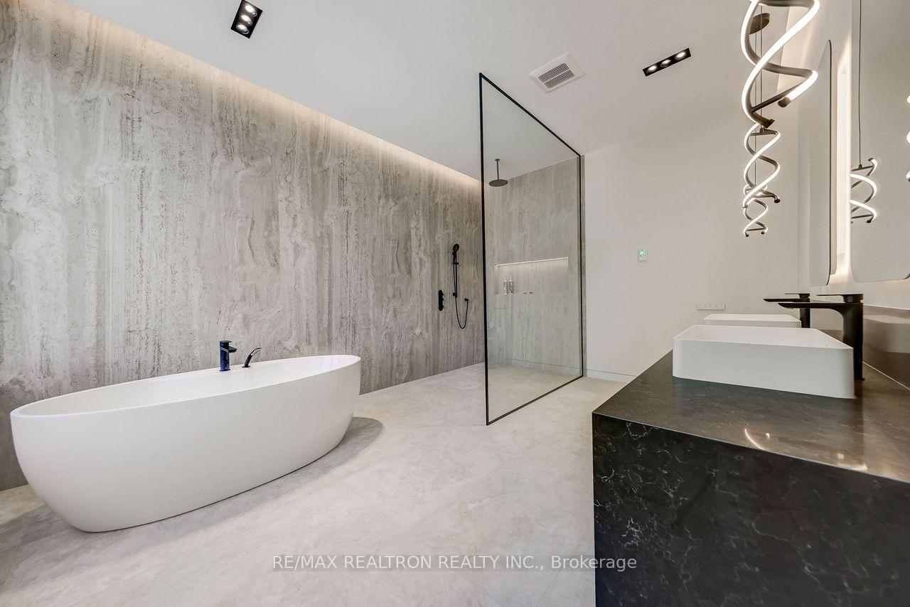Photo 36 of 24 Strathallan Boulevard, Toronto, Lawrence Park South — HOMEH