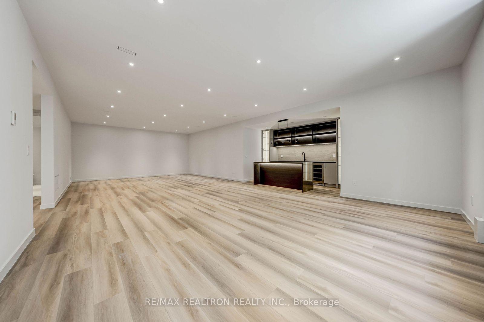 Photo 41 of 24 Strathallan Boulevard, Toronto, Lawrence Park South — HOMEH