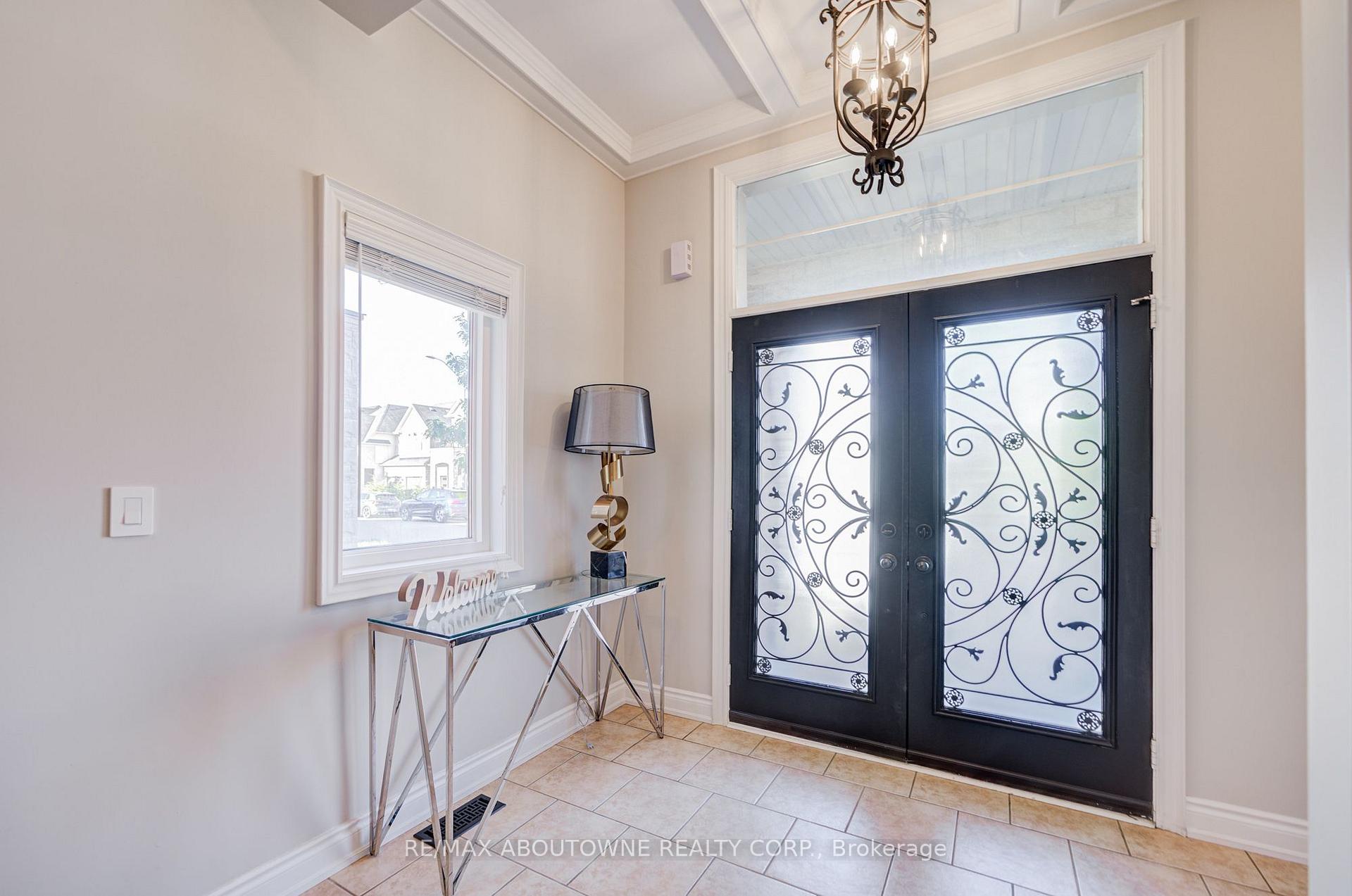 Photo 4 of 4228 Fuller Crescent, Burlington, Alton — HOMEH