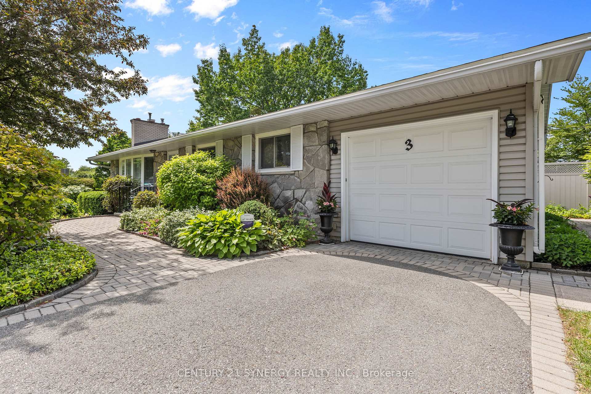Photo 2 of 3 Auburn Street, Ottawa, Lynwood Village — HOMEH
