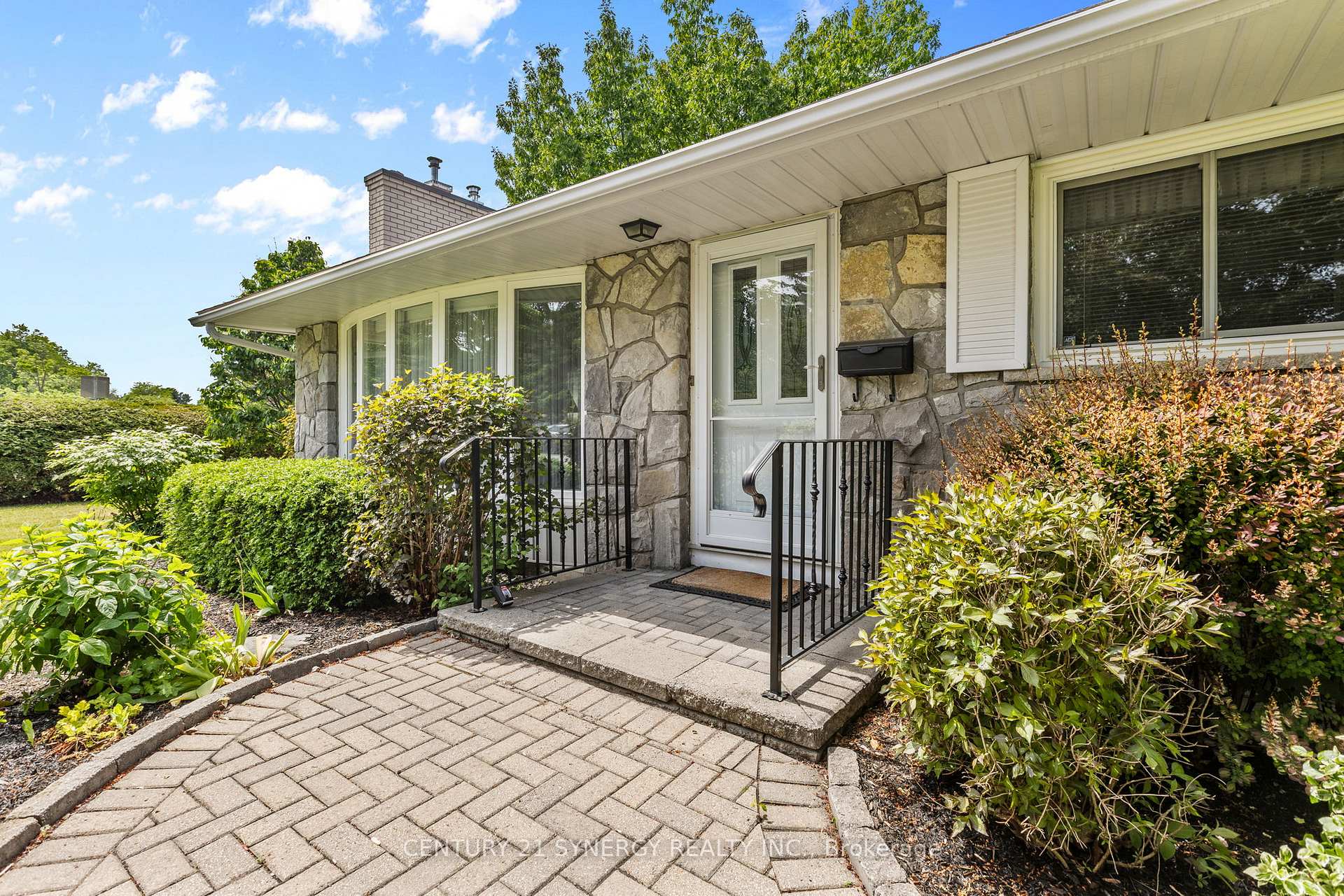 Photo 7 of 3 Auburn Street, Ottawa, Lynwood Village — HOMEH