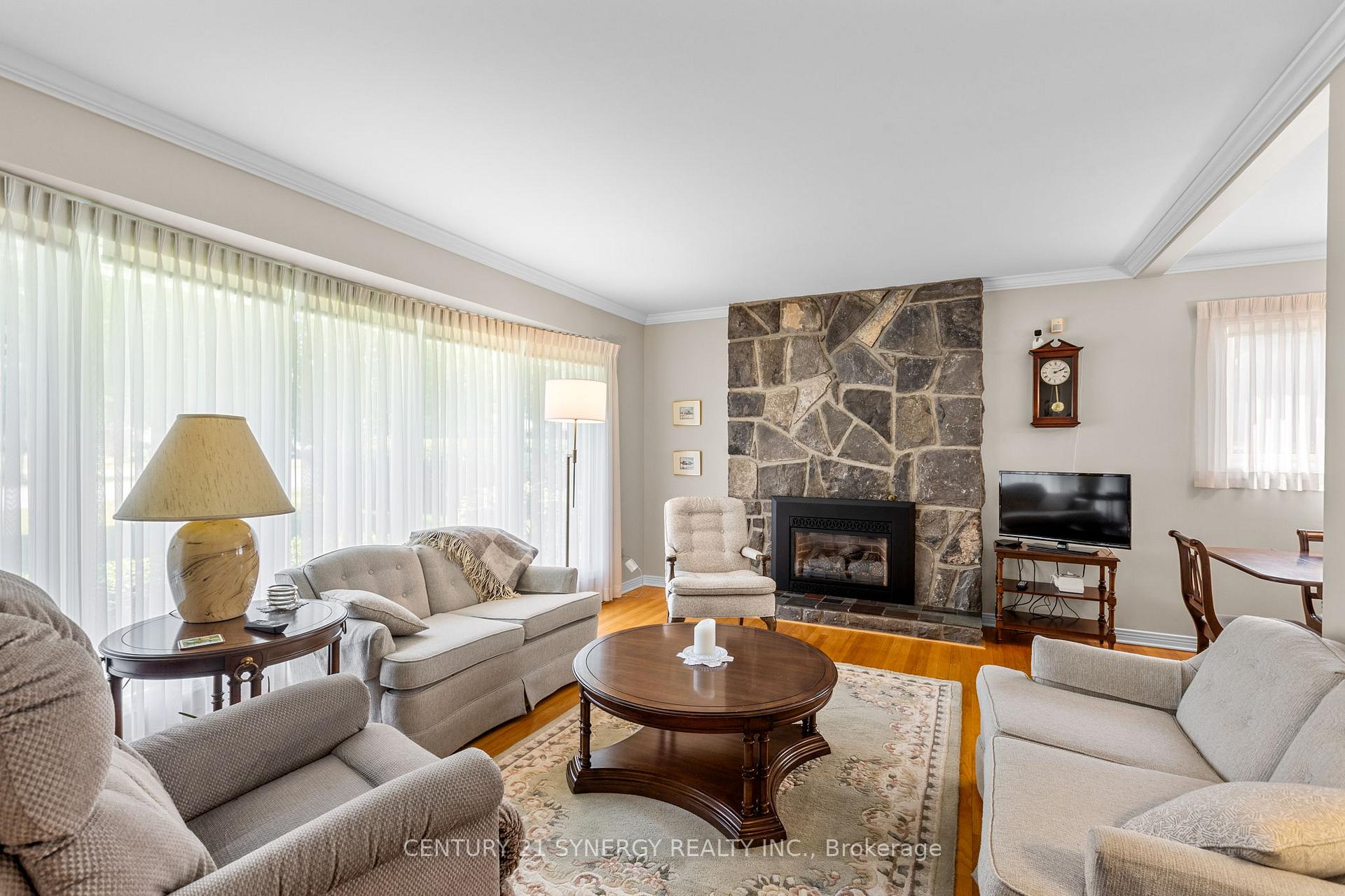 Photo 10 of 3 Auburn Street, Ottawa, Lynwood Village — HOMEH