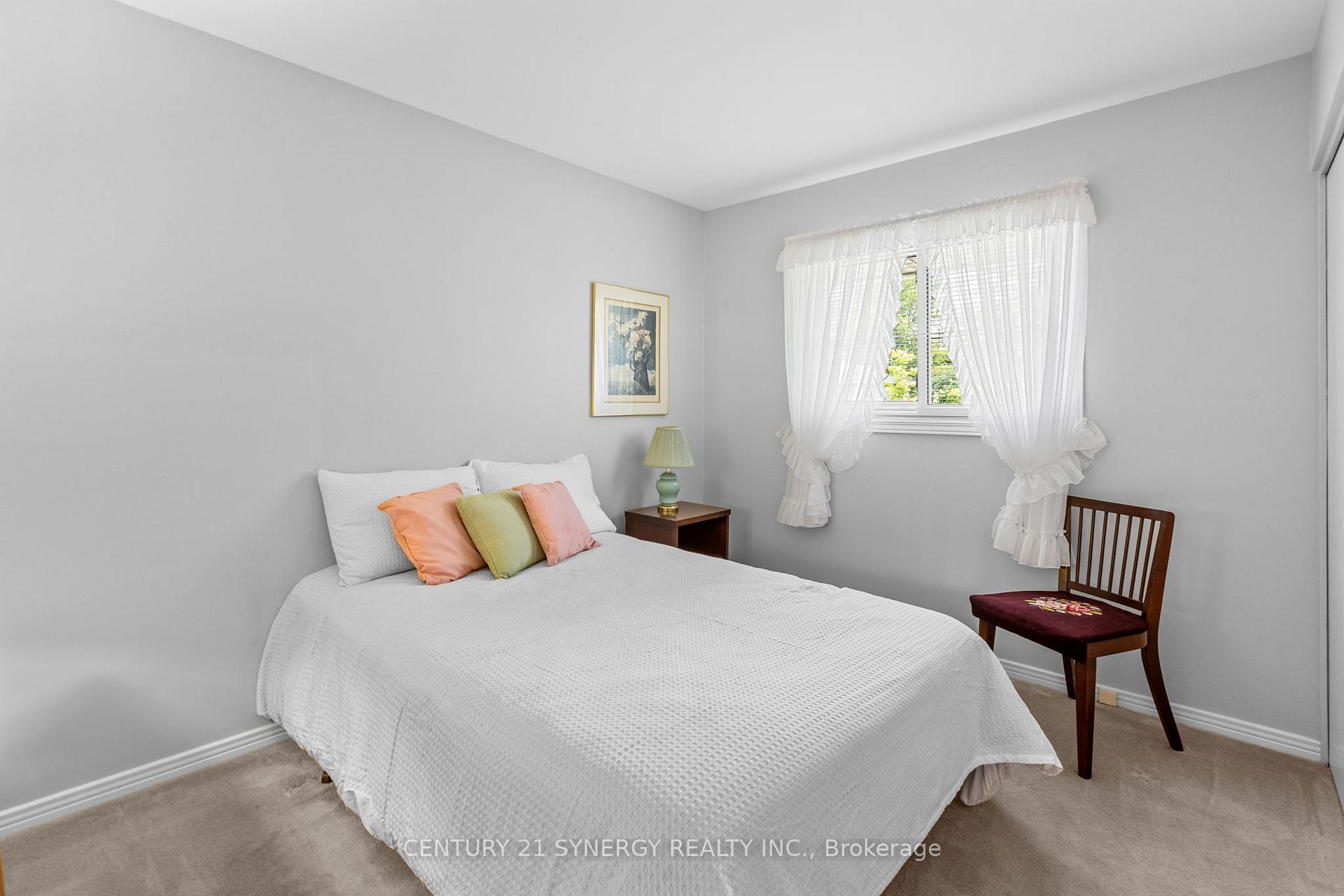 Photo 23 of 3 Auburn Street, Ottawa, Lynwood Village — HOMEH
