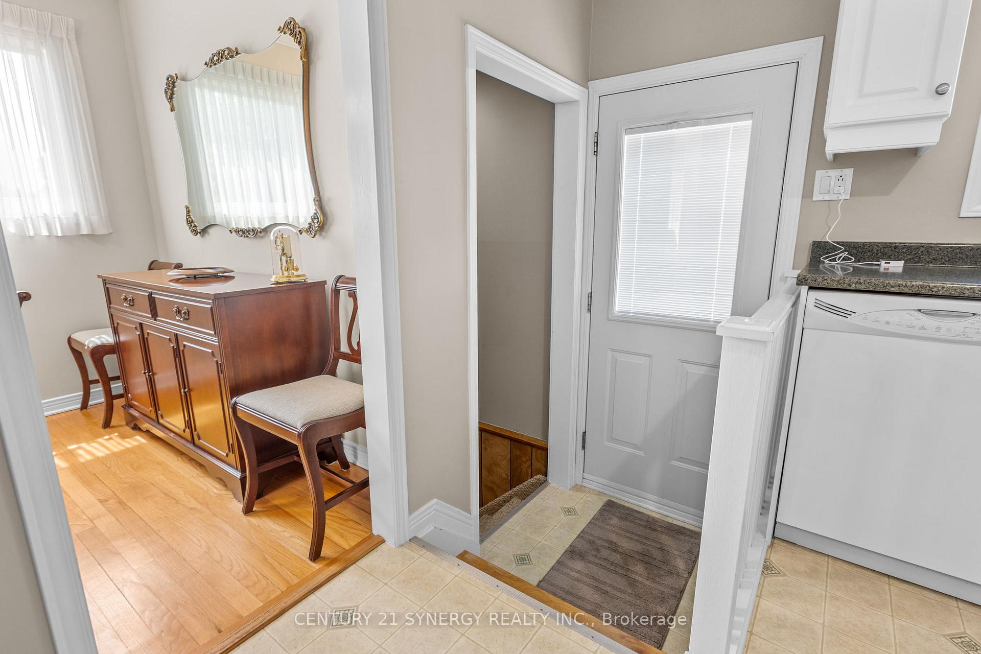 Photo 27 of 3 Auburn Street, Ottawa, Lynwood Village — HOMEH