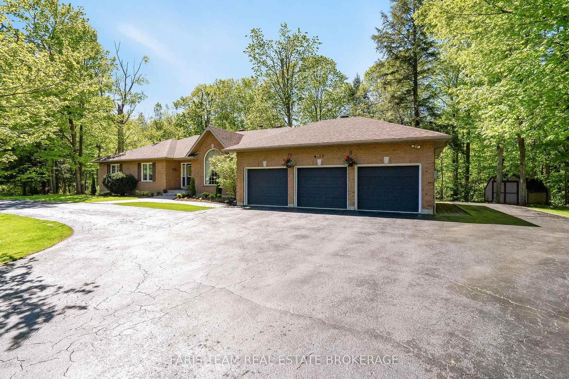 Photo 4 of 2088 Wilkinson Street, Innisfil, Rural Innisfil — HOMEH