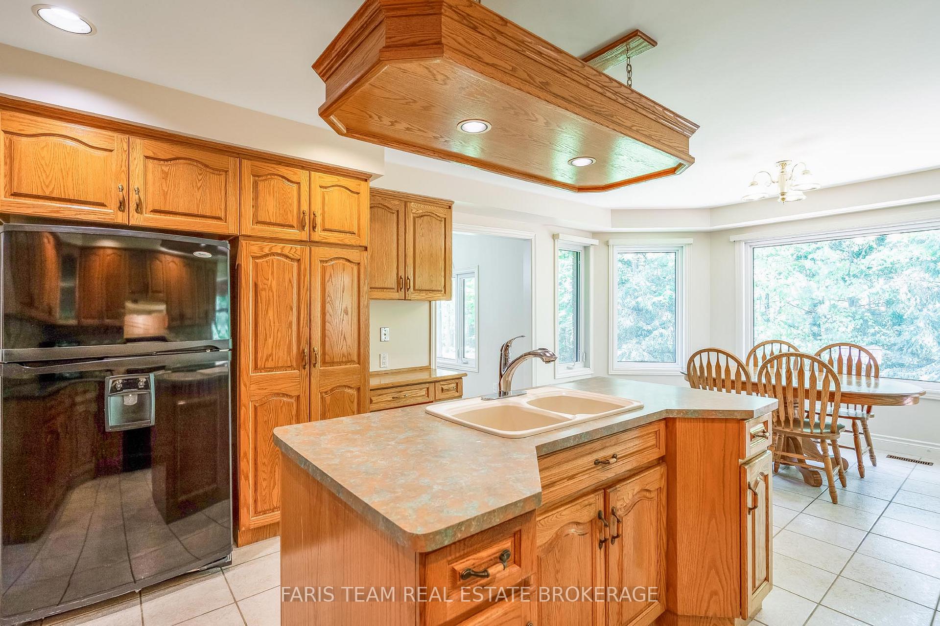 Photo 8 of 2088 Wilkinson Street, Innisfil, Rural Innisfil — HOMEH