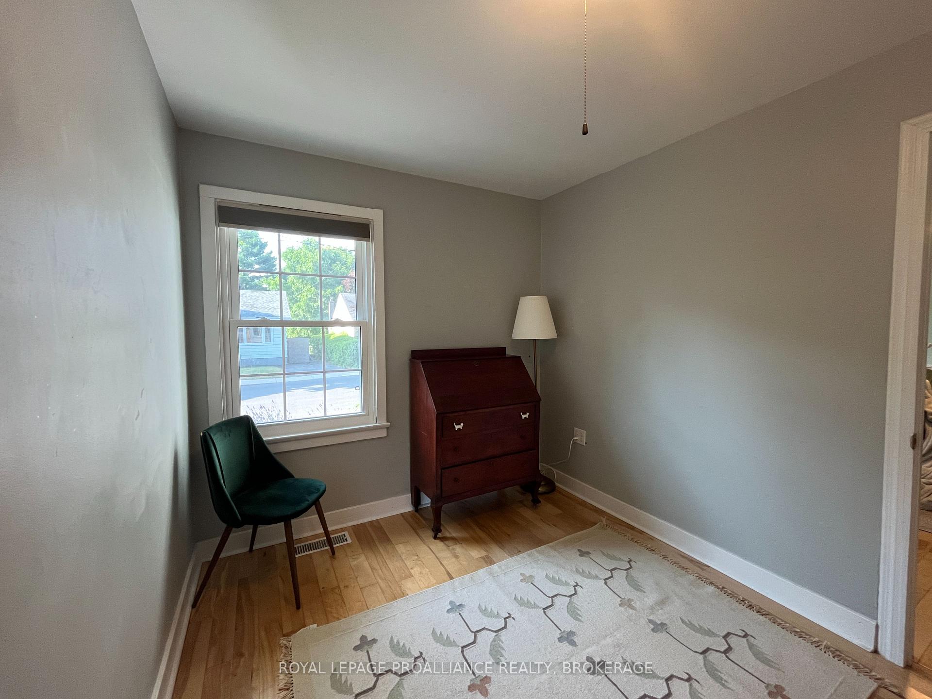 Photo 11 of 7 Third Avenue, Kingston, East of Sir John A. Blvd — HOMEH