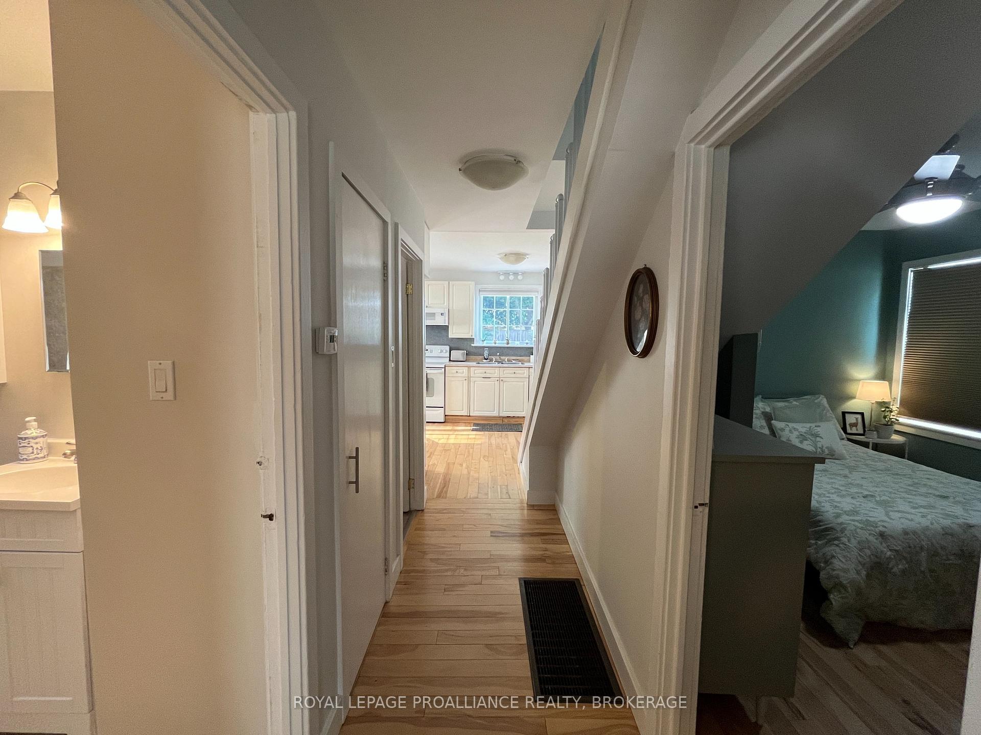 Photo 14 of 7 Third Avenue, Kingston, East of Sir John A. Blvd — HOMEH