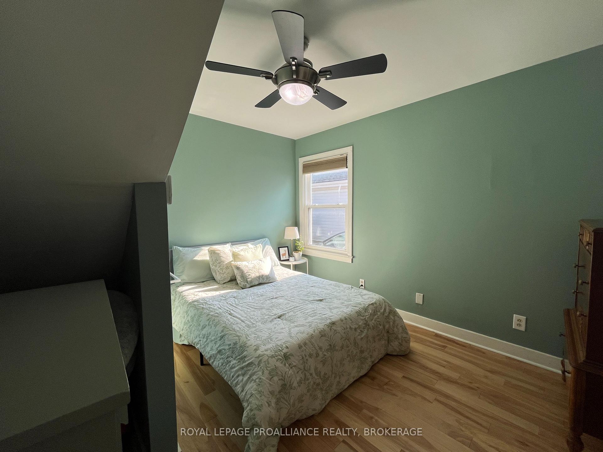 Photo 17 of 7 Third Avenue, Kingston, East of Sir John A. Blvd — HOMEH