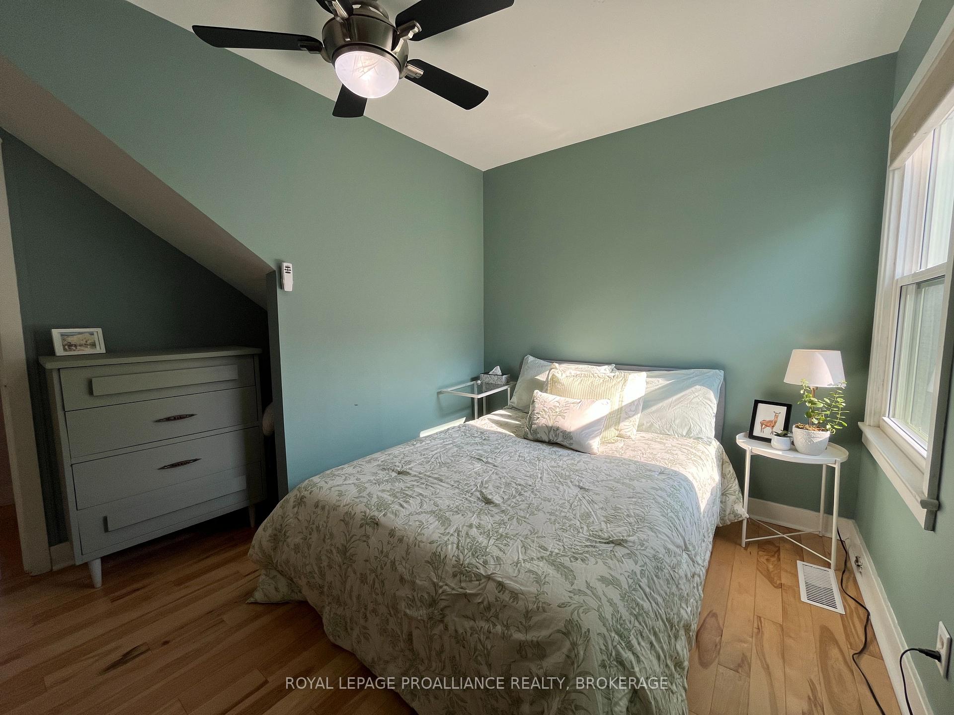 Photo 18 of 7 Third Avenue, Kingston, East of Sir John A. Blvd — HOMEH