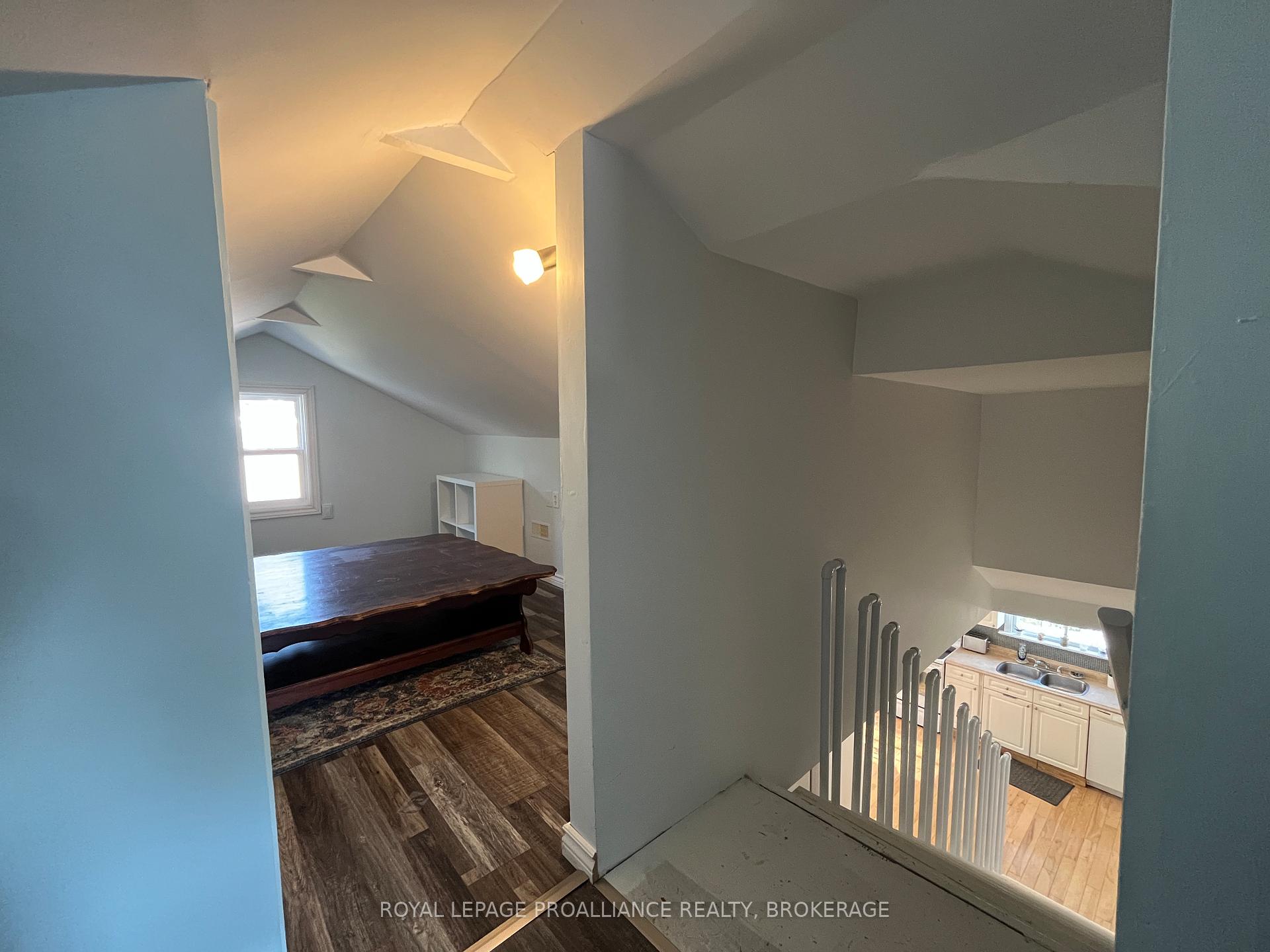 Photo 31 of 7 Third Avenue, Kingston, East of Sir John A. Blvd — HOMEH
