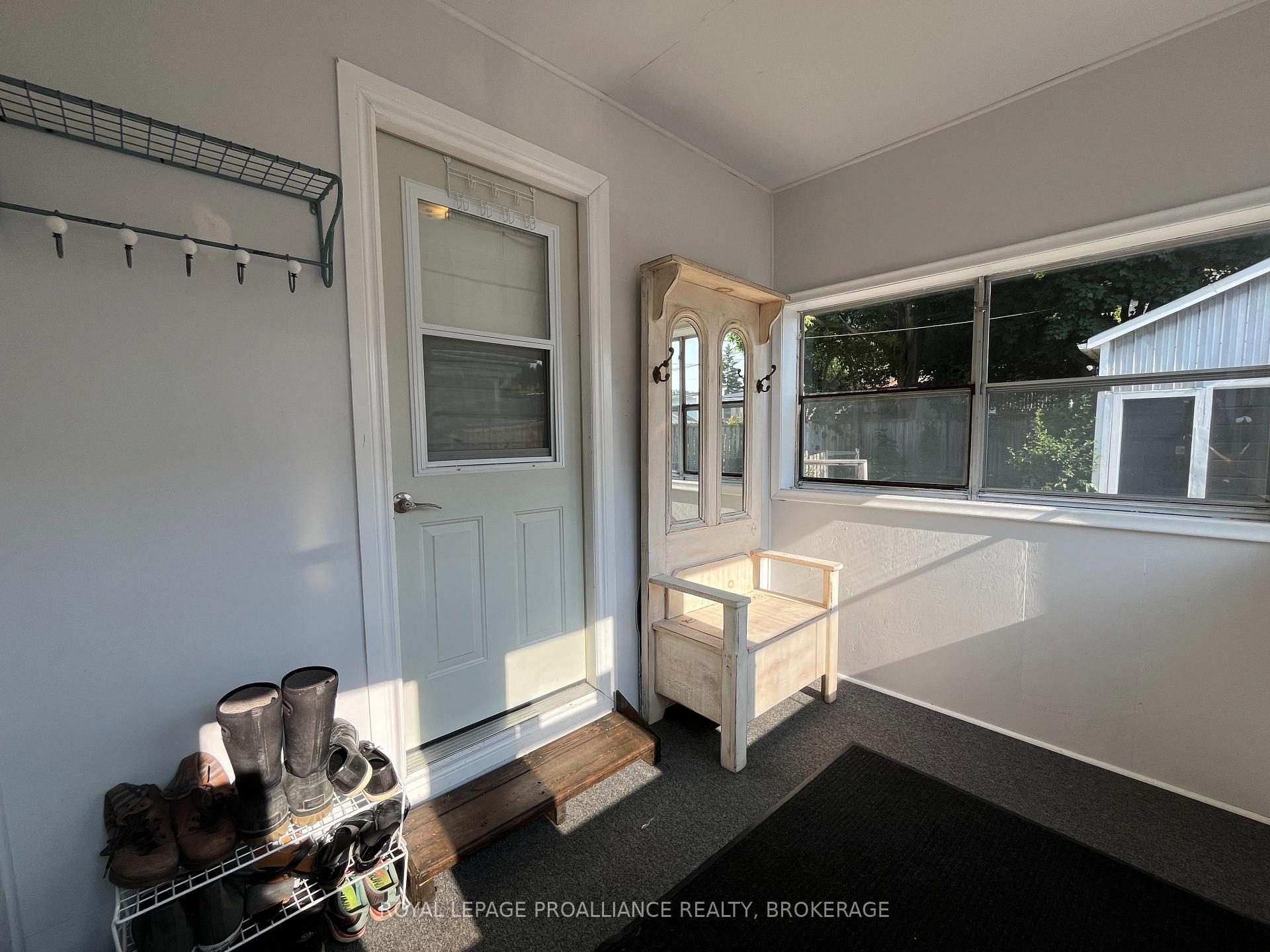 Photo 35 of 7 Third Avenue, Kingston, East of Sir John A. Blvd — HOMEH