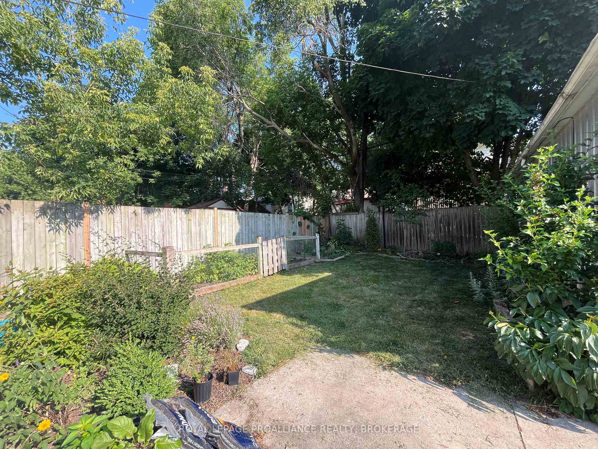 Photo 39 of 7 Third Avenue, Kingston, East of Sir John A. Blvd — HOMEH
