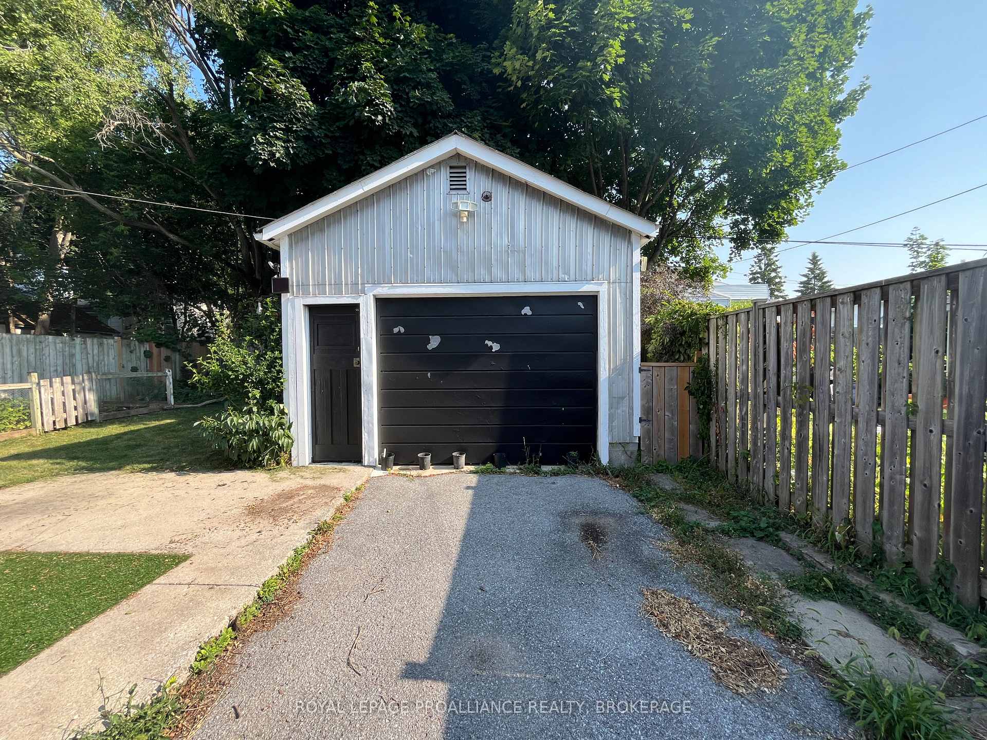 Photo 41 of 7 Third Avenue, Kingston, East of Sir John A. Blvd — HOMEH