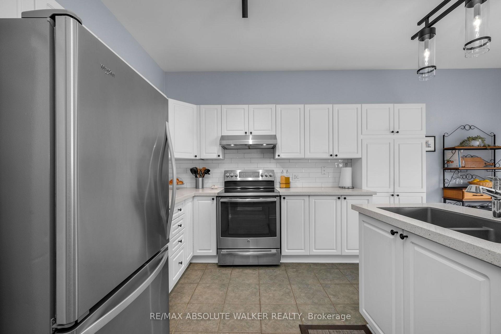 Photo 12 of 75 Calaveras Avenue, Ottawa, Barrhaven - Longfields — HOMEH