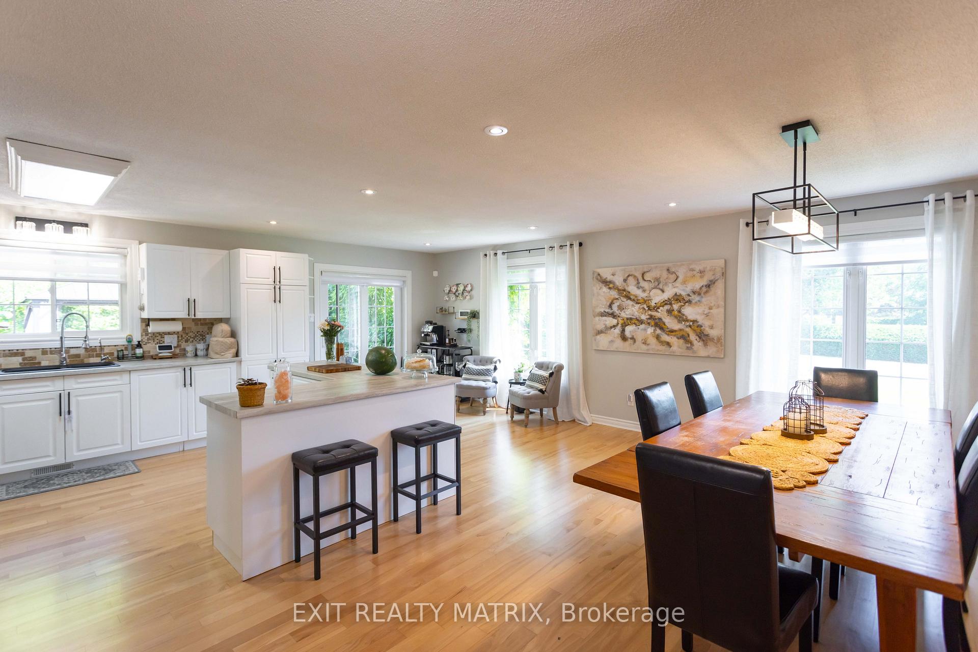 Photo 4 of 8399 Rowan Drive, Ottawa, Metcalfe — HOMEH