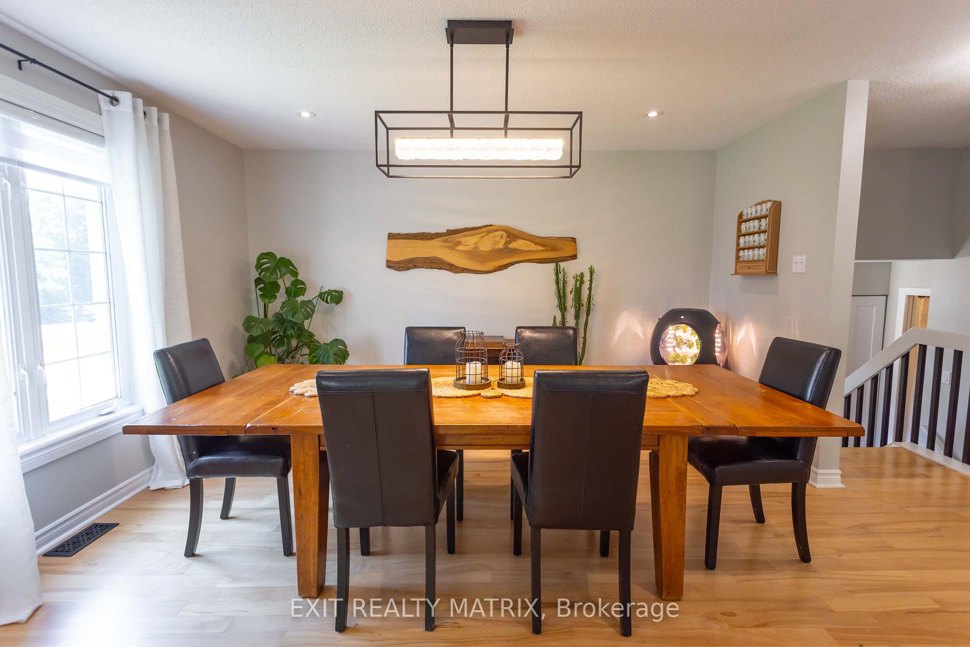 Photo 6 of 8399 Rowan Drive, Ottawa, Metcalfe — HOMEH