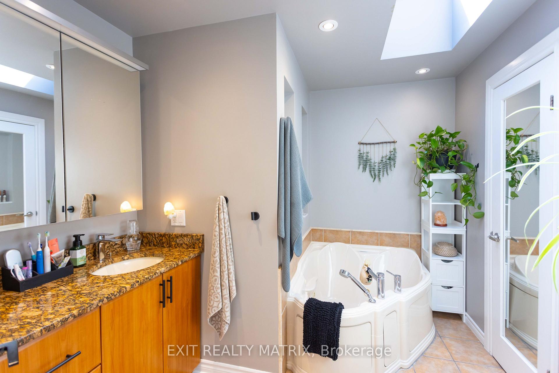 Photo 19 of 8399 Rowan Drive, Ottawa, Metcalfe — HOMEH