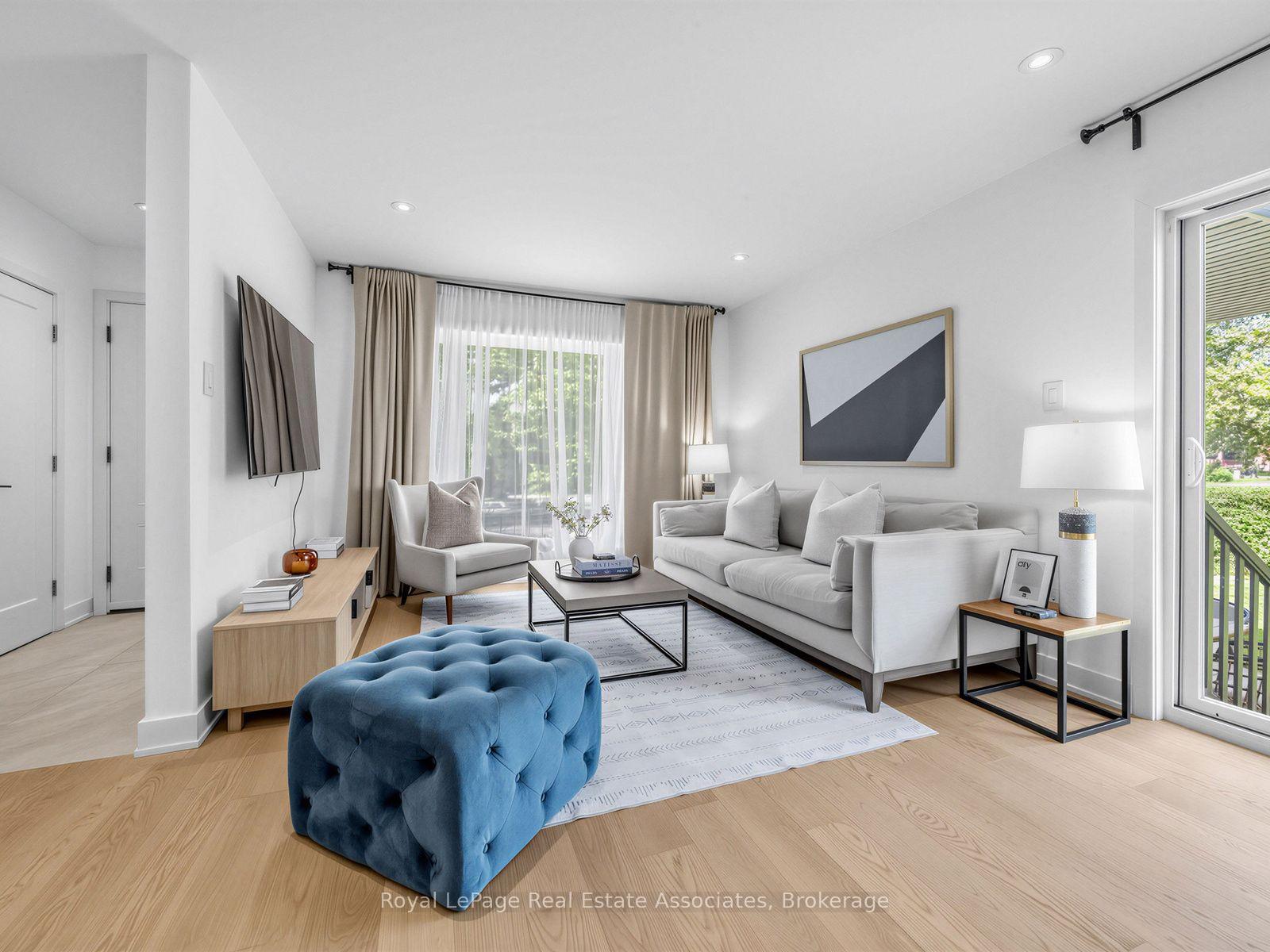 Photo 5 of 25 Treeview Drive, Etobicoke, Alderwood — HOMEH