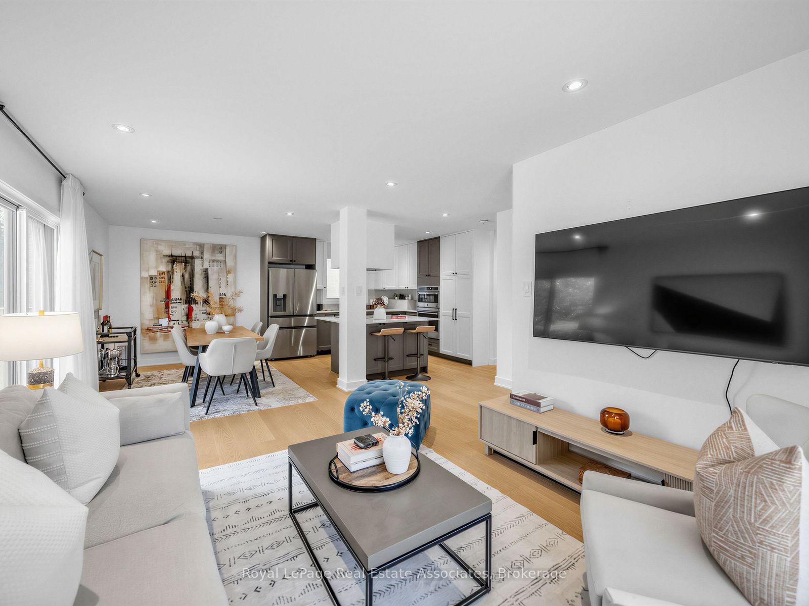 Photo 6 of 25 Treeview Drive, Etobicoke, Alderwood — HOMEH