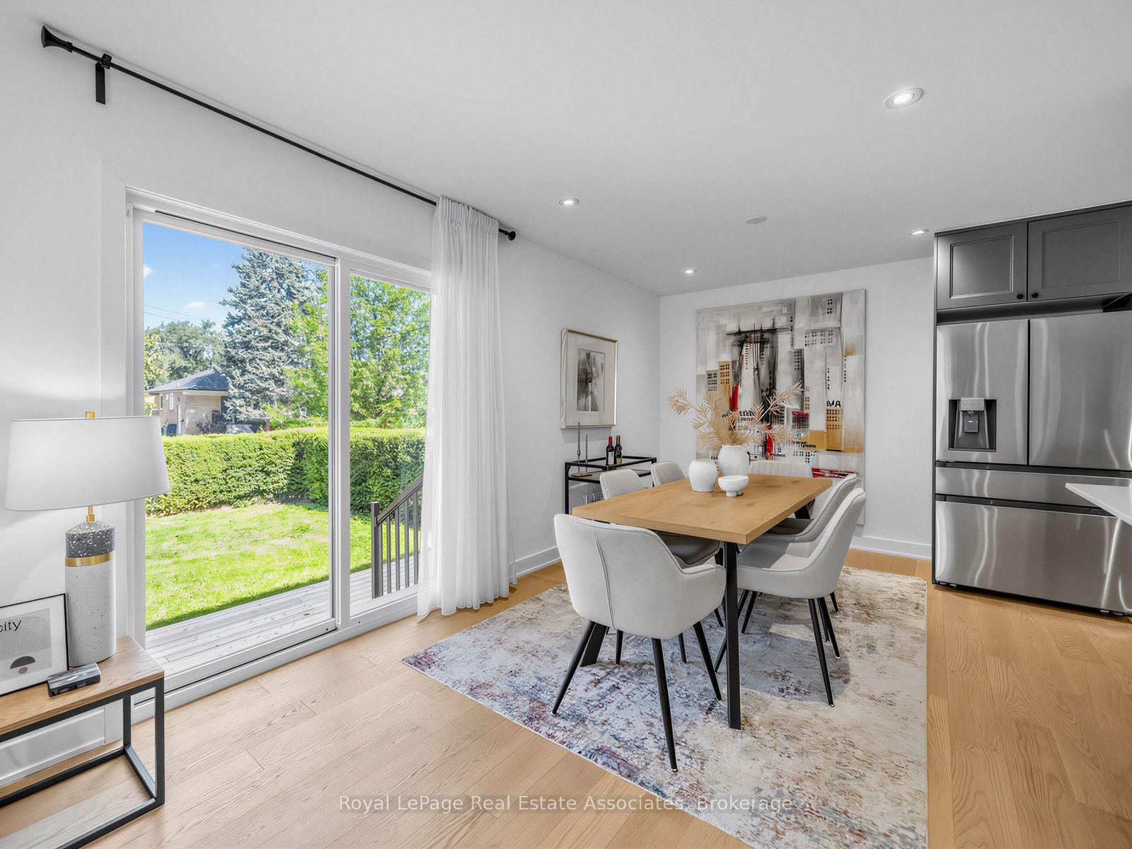 Photo 7 of 25 Treeview Drive, Etobicoke, Alderwood — HOMEH