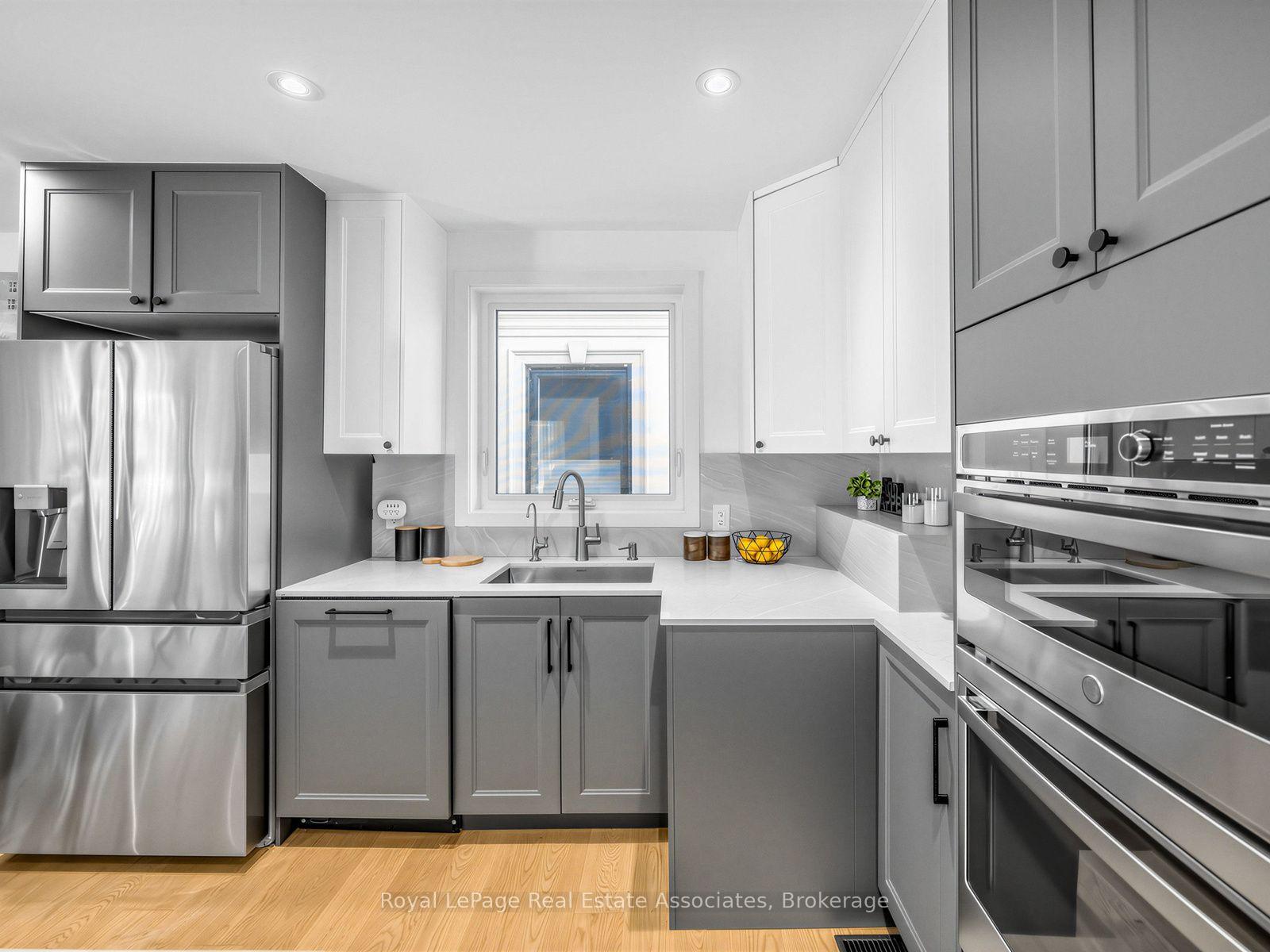 Photo 12 of 25 Treeview Drive, Etobicoke, Alderwood — HOMEH