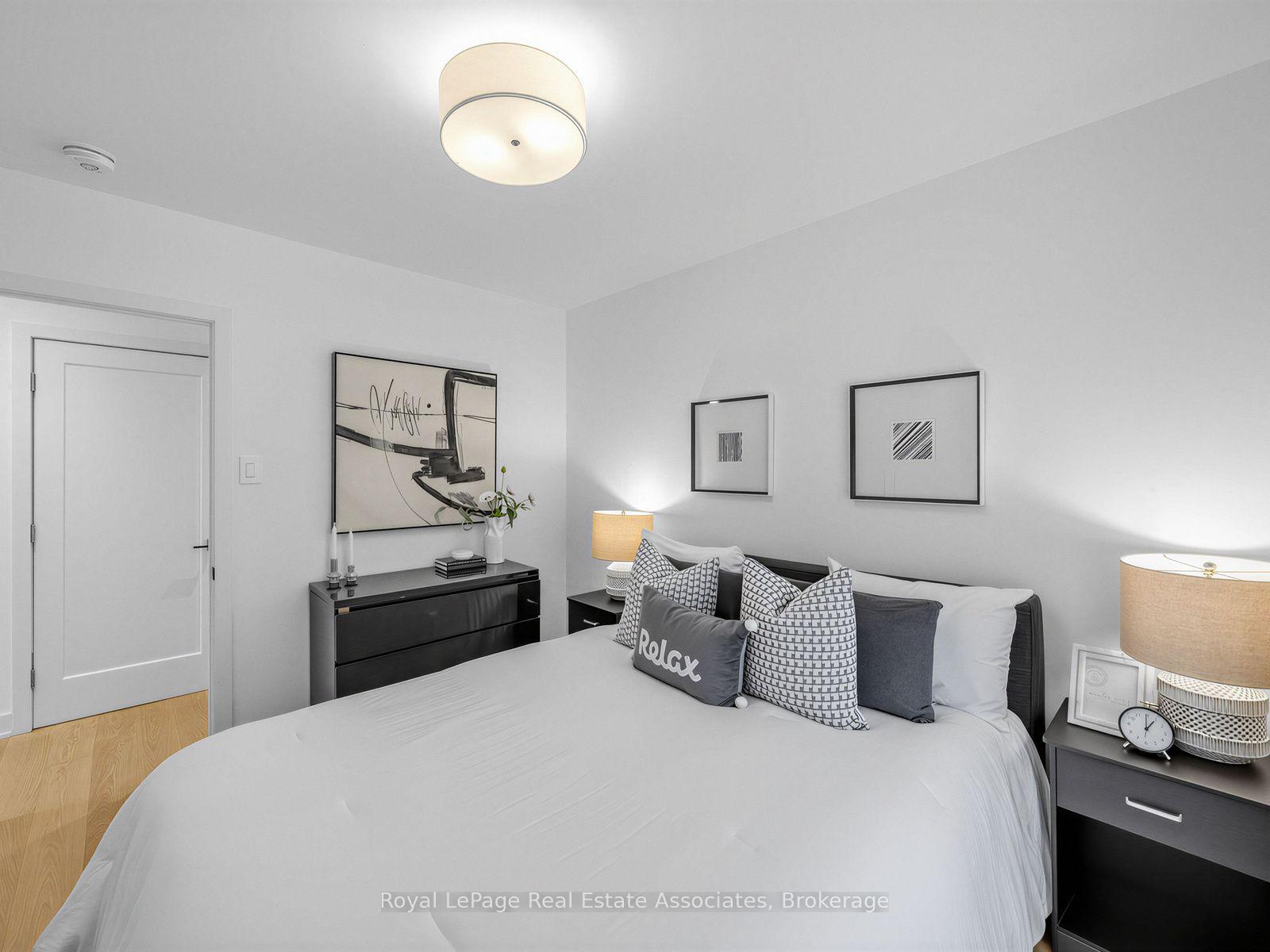 Photo 16 of 25 Treeview Drive, Etobicoke, Alderwood — HOMEH