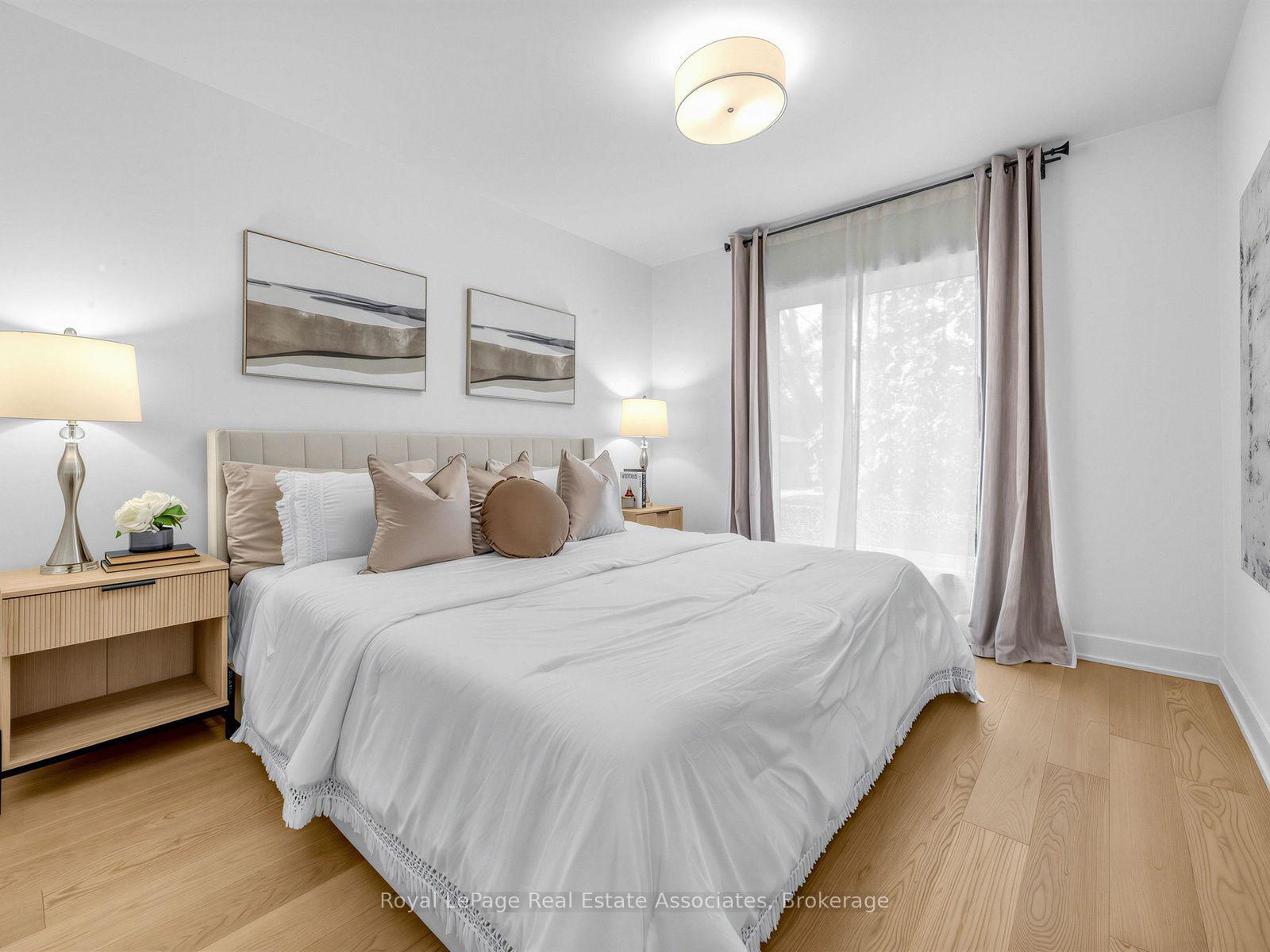 Photo 18 of 25 Treeview Drive, Etobicoke, Alderwood — HOMEH